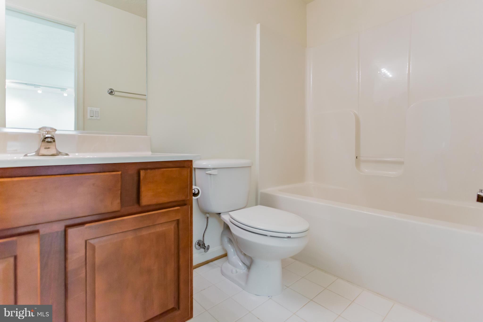 REDWOOD LAKES - Residential