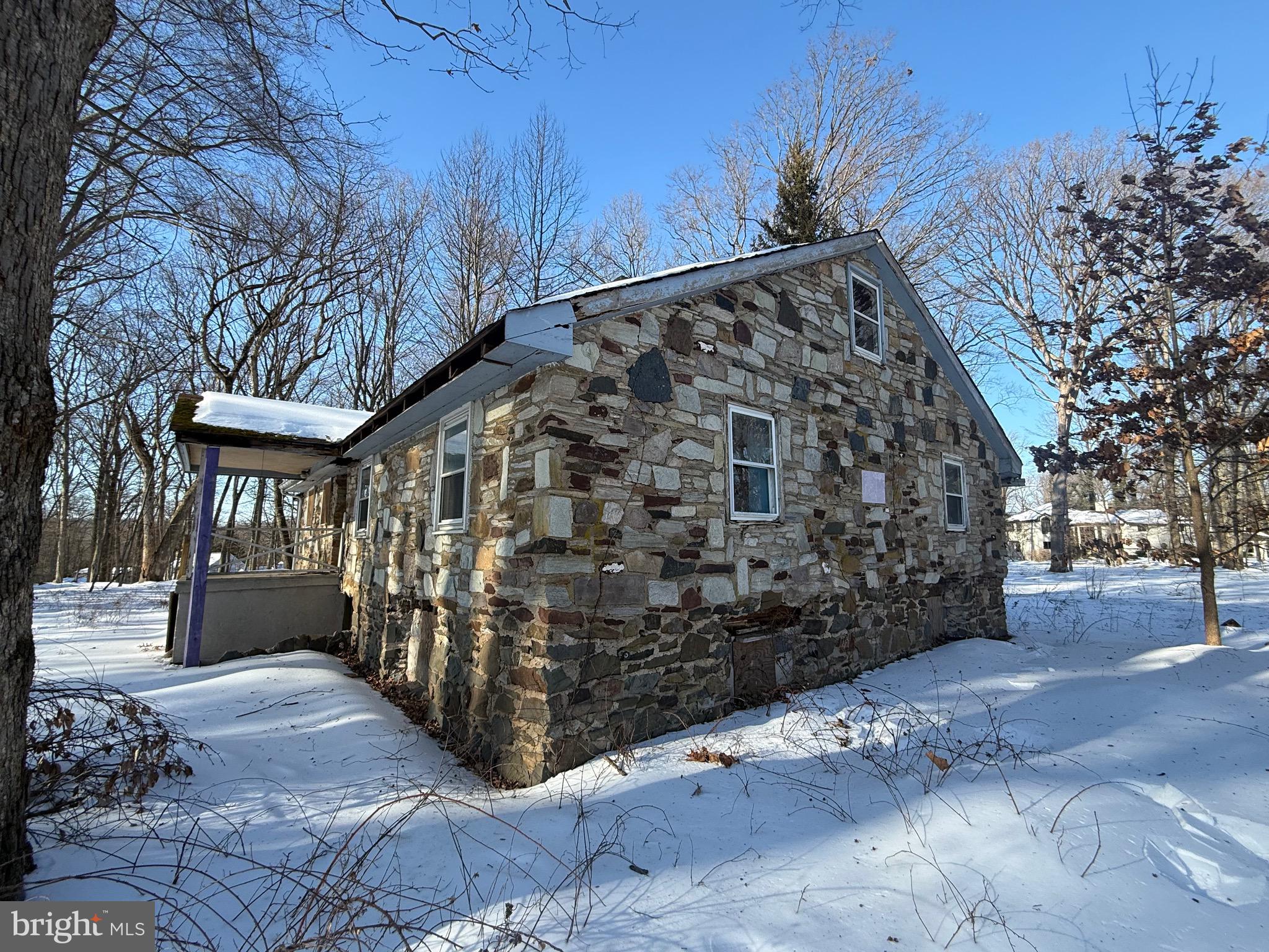 2918 SNAKE HILL ROAD