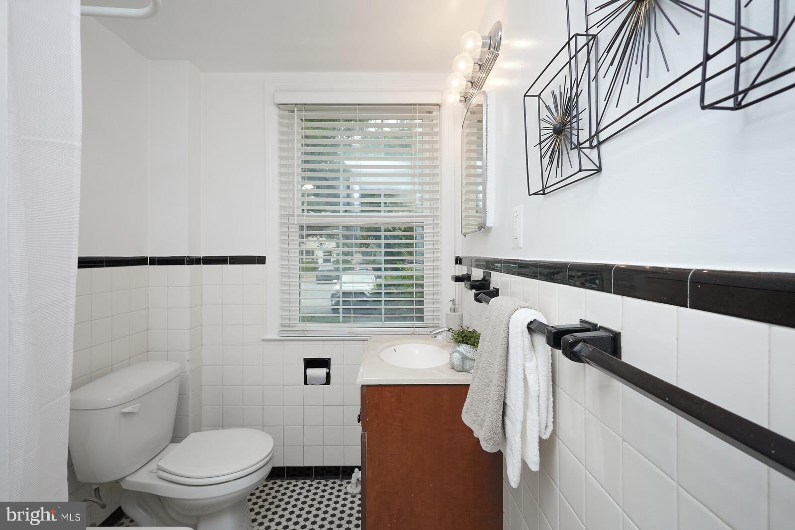 ROCK CREEK WOODS APARTMENTS - Residential Lease