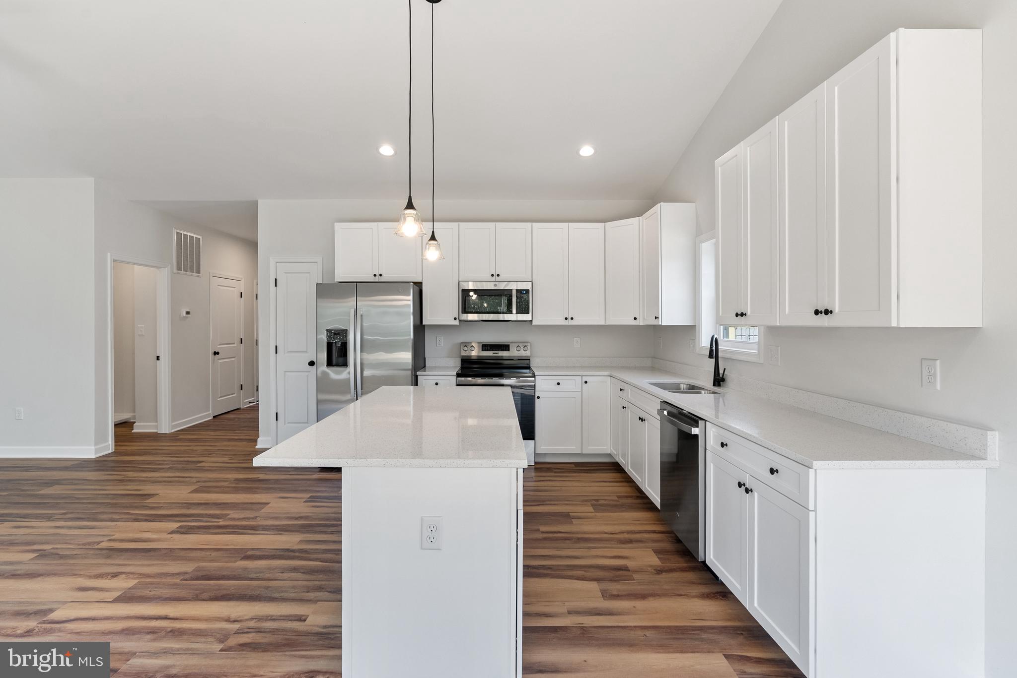 MIDDLE CREEK VISTAS - Residential