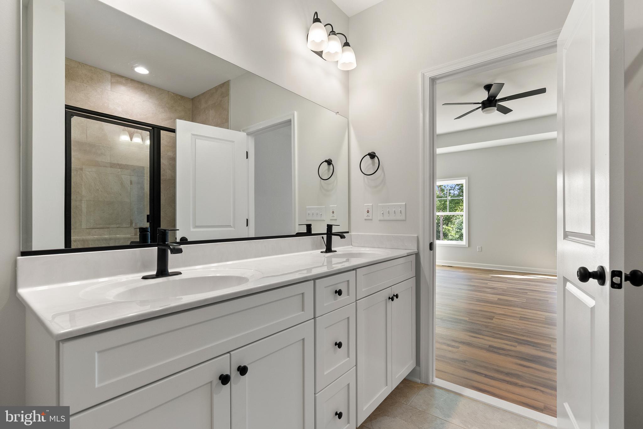 MIDDLE CREEK VISTAS - Residential