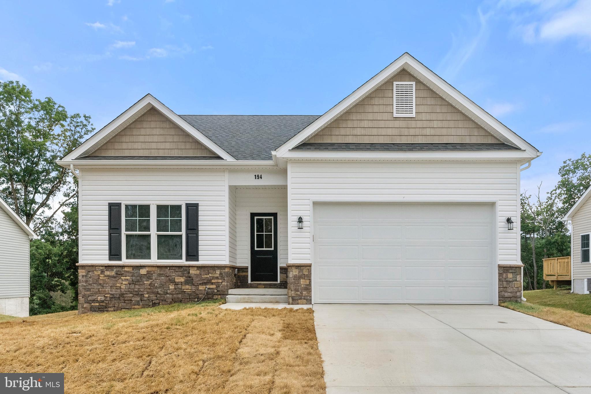 MIDDLE CREEK VISTAS - Residential