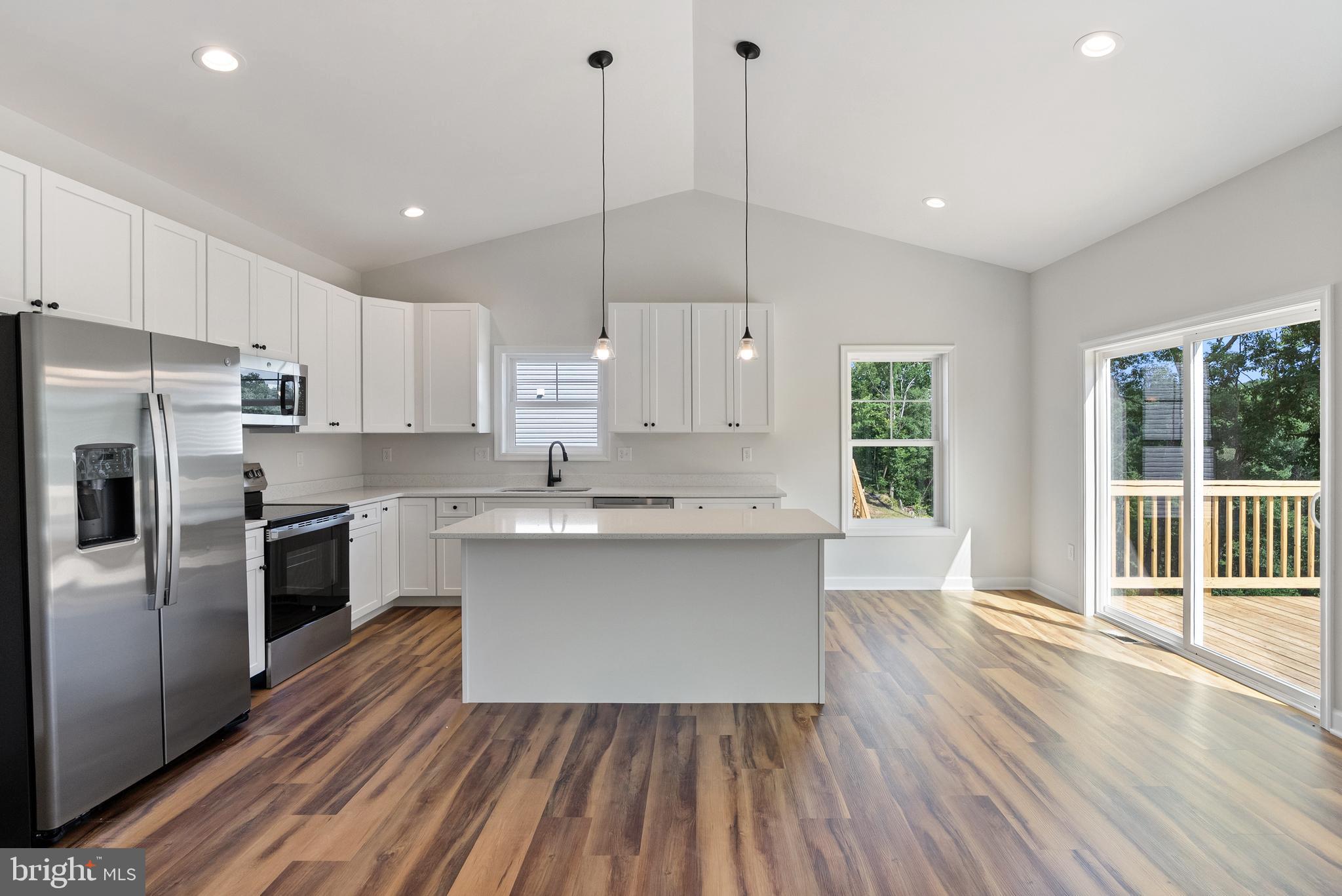 MIDDLE CREEK VISTAS - Residential