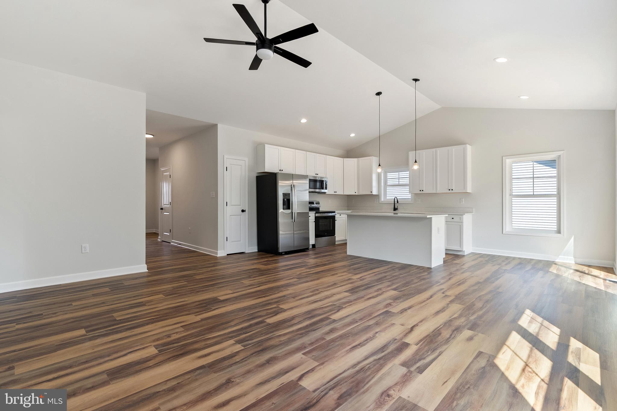 MIDDLE CREEK VISTAS - Residential