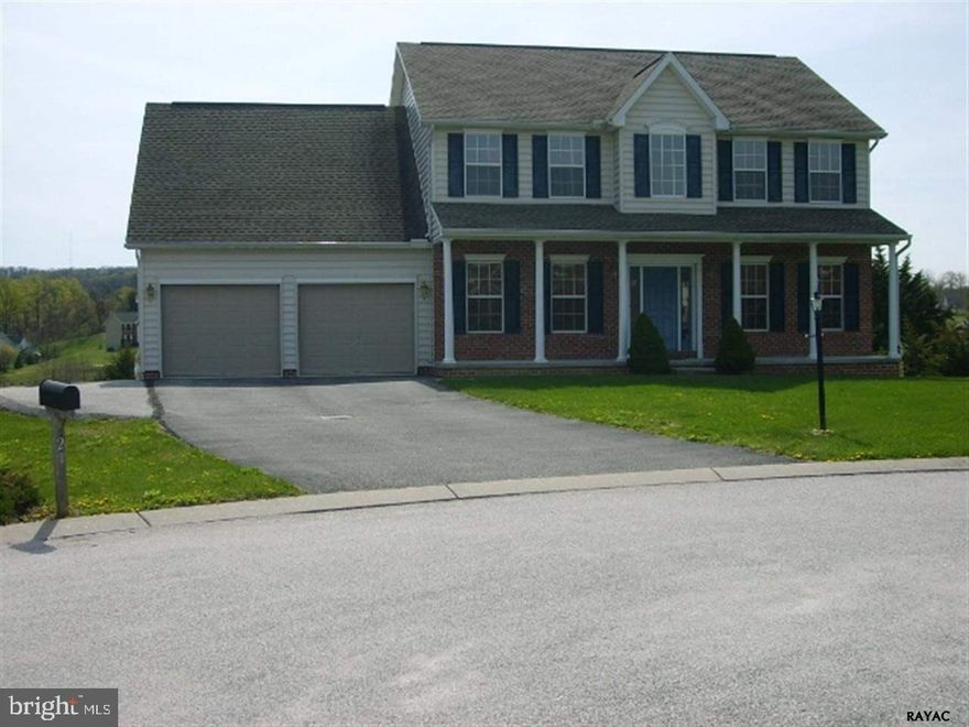 2 story located in a cul-d-sac on 1+ acre, CAC, Nat Gas Heat, Large 2 car garage w/Parking Pad for RV, Gas FP in Fam Rm, Trex Deck, Wood & Ceramic Floors 1st Level, Cathederal Ceilings & Skylights, Cable & Phone hookup in all Brdrms, Fam Rm, LR,, and Basement. Hookups for bath in Bsmnt, Walk out lower level, Enjoy your morn coffee in the bright Morning Rm