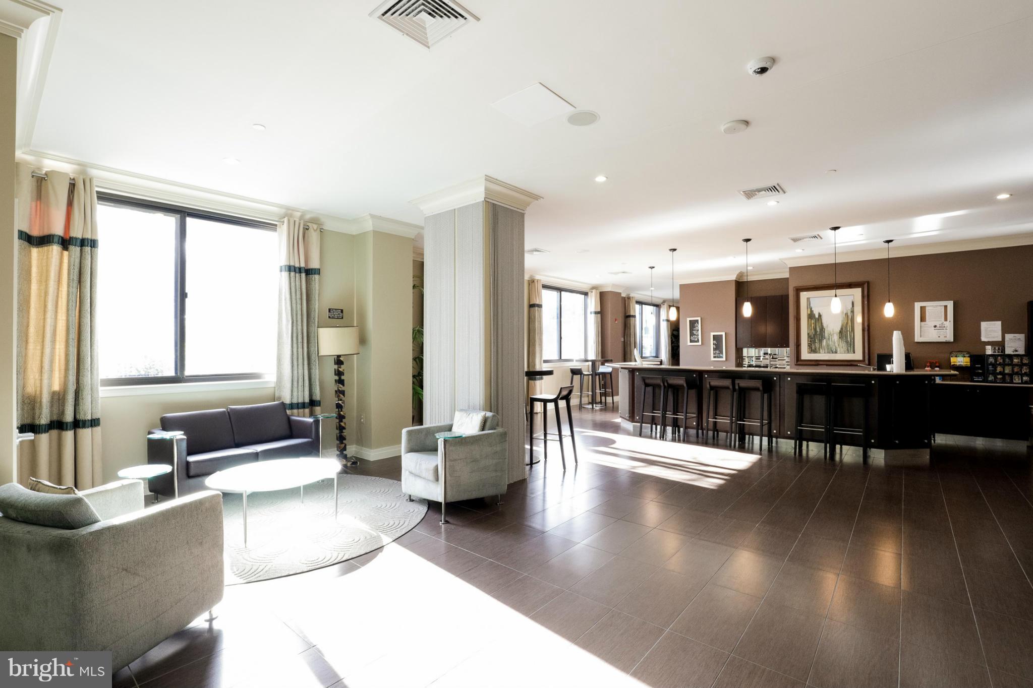 MIDTOWN ALEXANDRIA STATION CONDOMINIUM - Residential