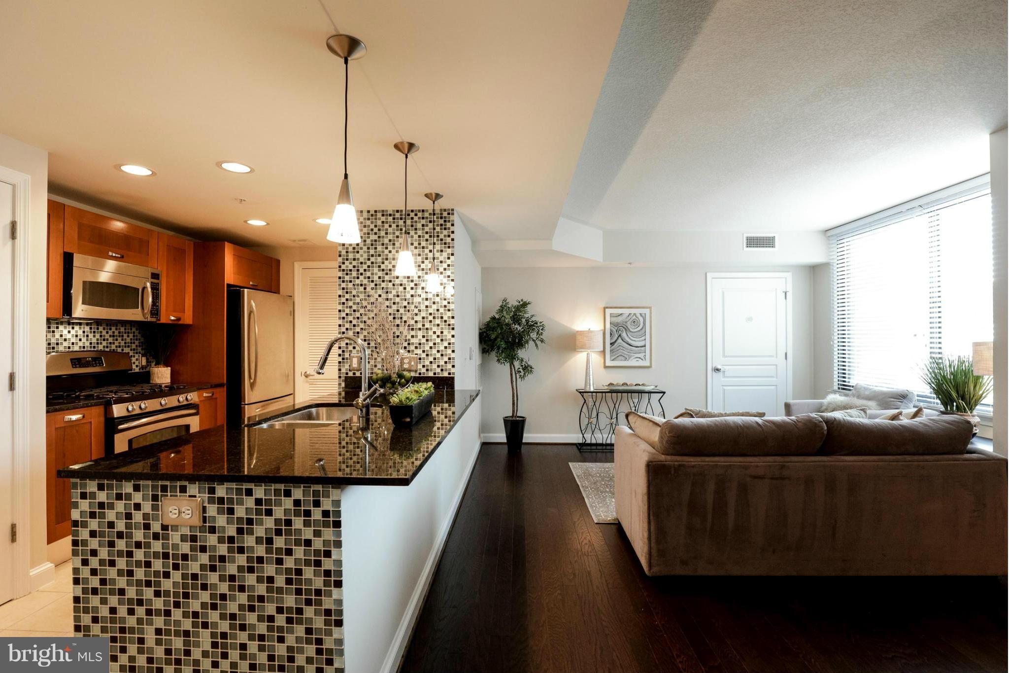 MIDTOWN ALEXANDRIA STATION CONDOMINIUM - Residential