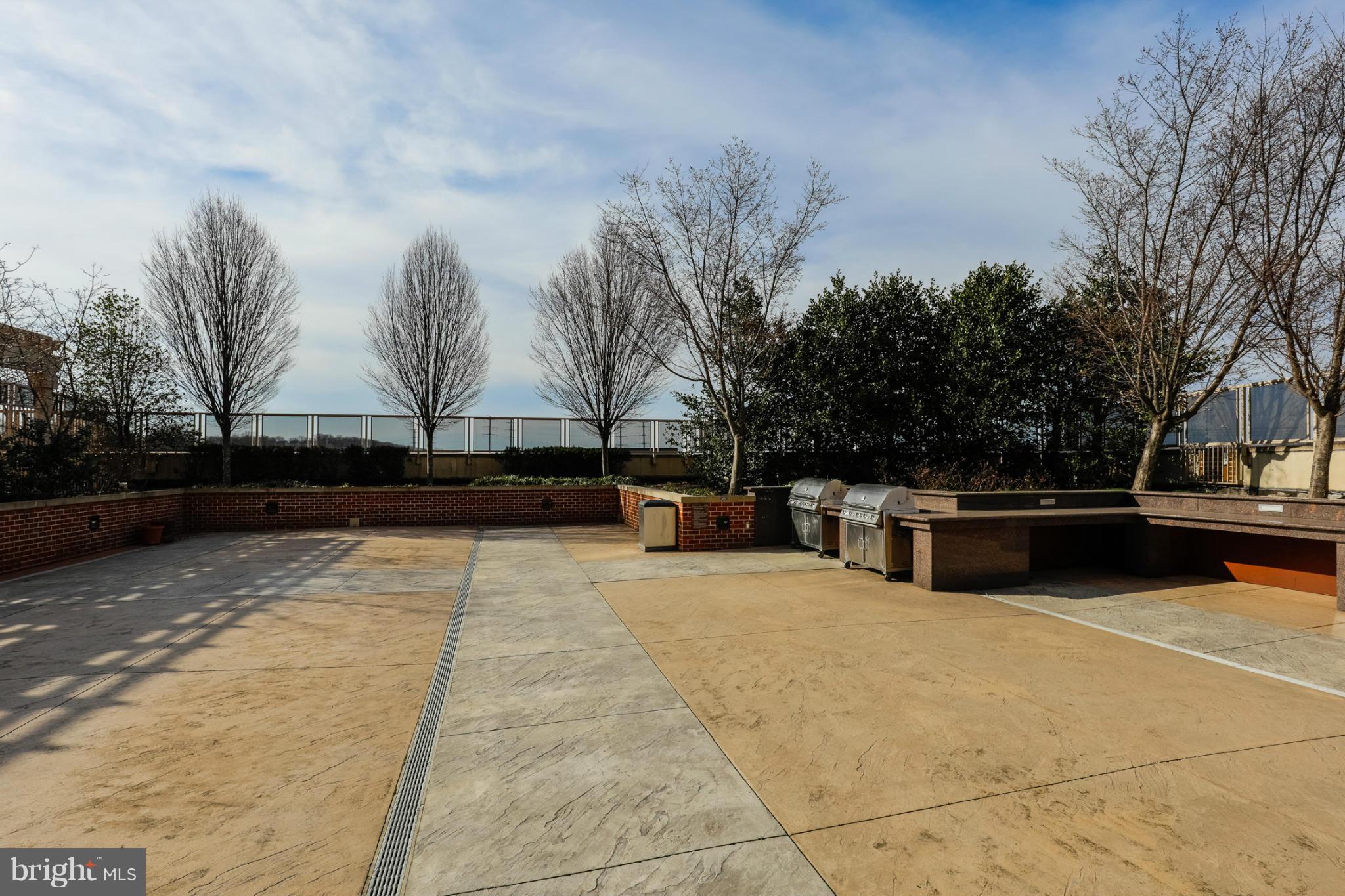 MIDTOWN ALEXANDRIA STATION CONDOMINIUM - Residential