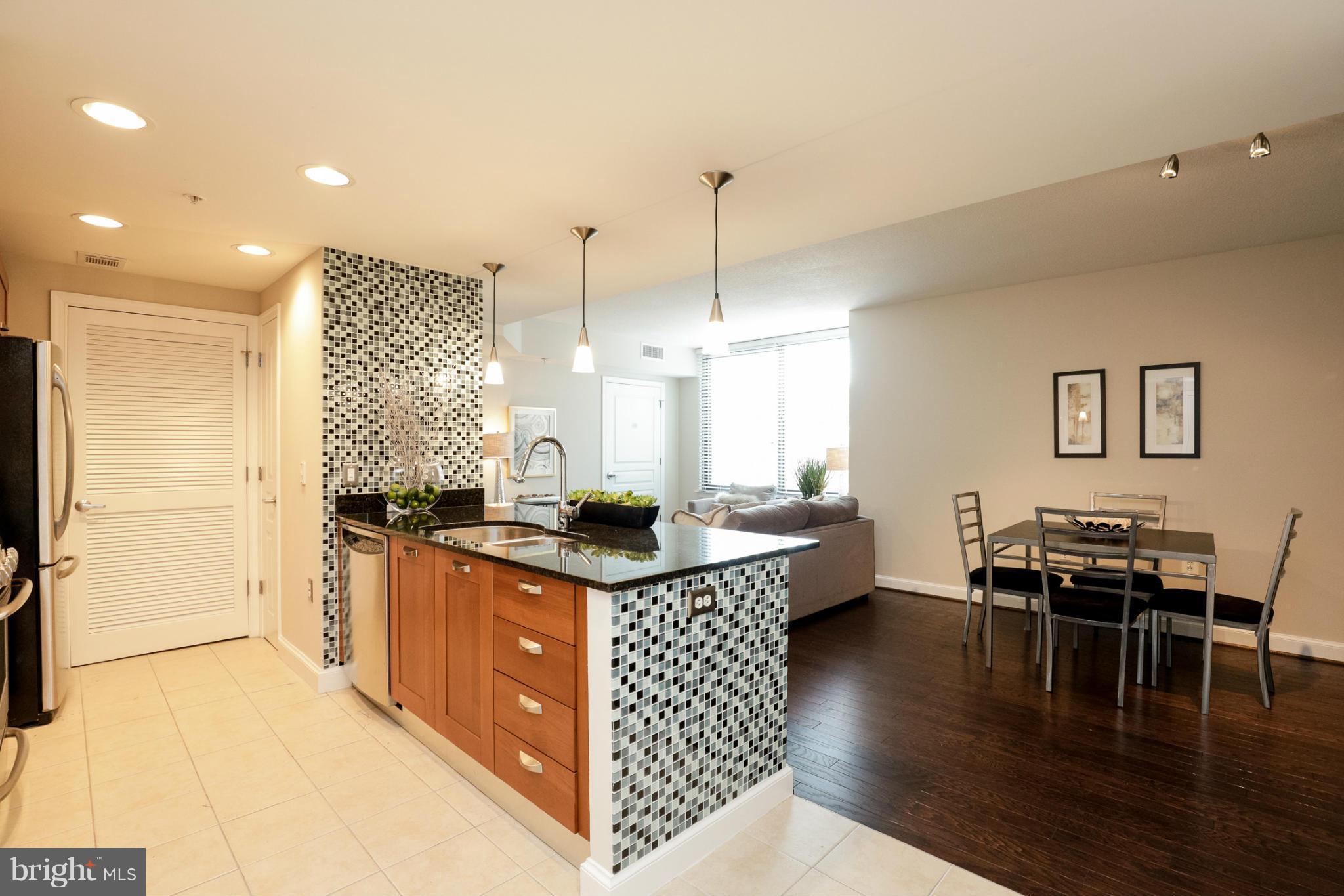 MIDTOWN ALEXANDRIA STATION CONDOMINIUM - Residential