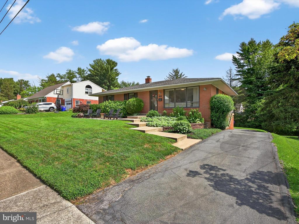 Photo of 410 Spring Drive, MILLERSVILLE, PA 17551 (MLS # PALA2073238)