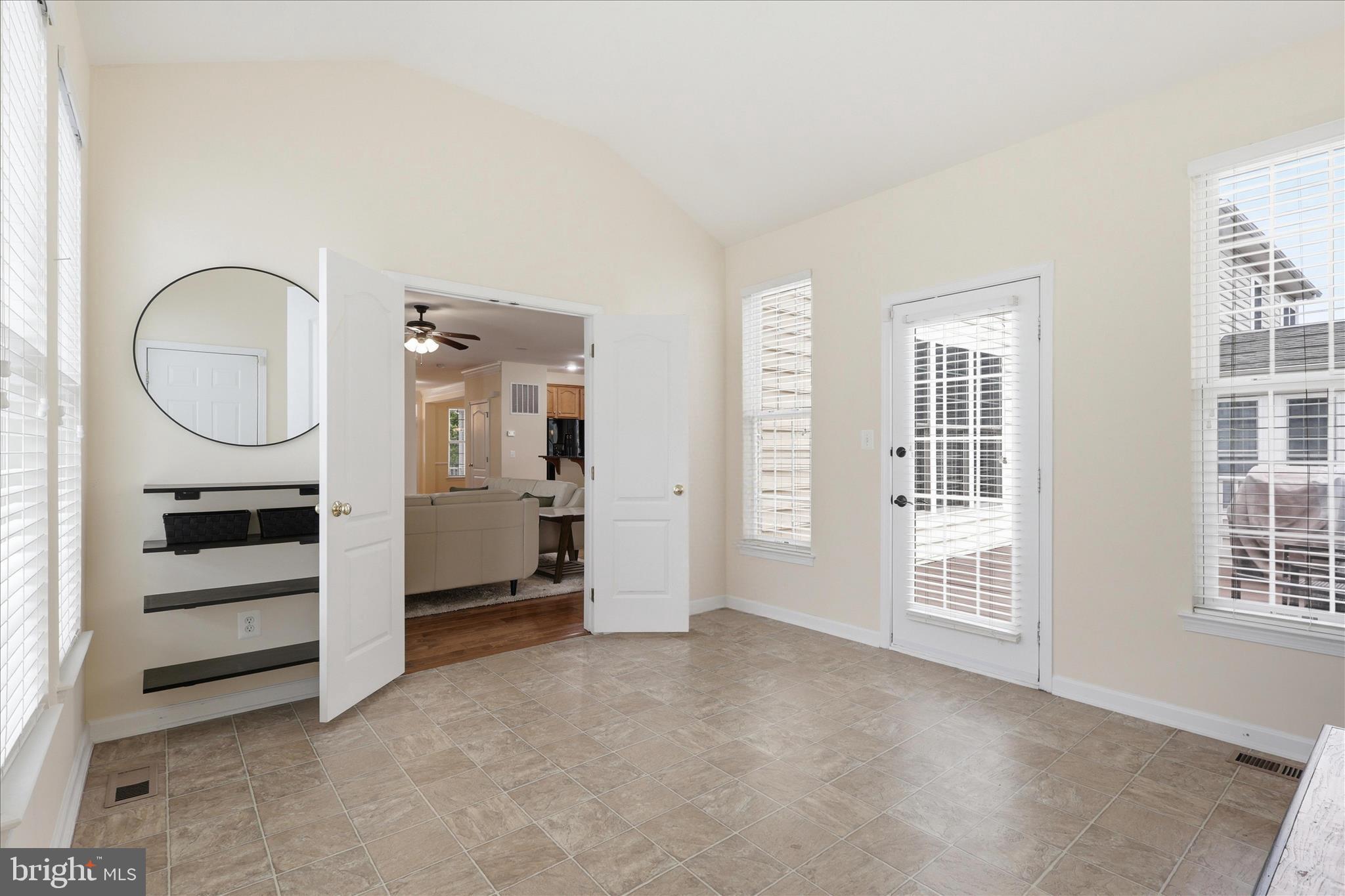 SOUTH RIDING - Residential