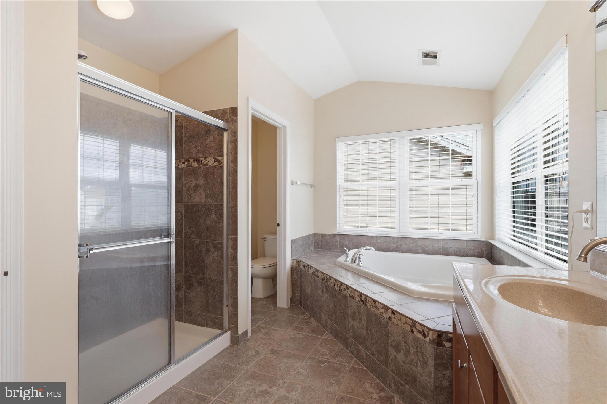 SOUTH RIDING - Residential