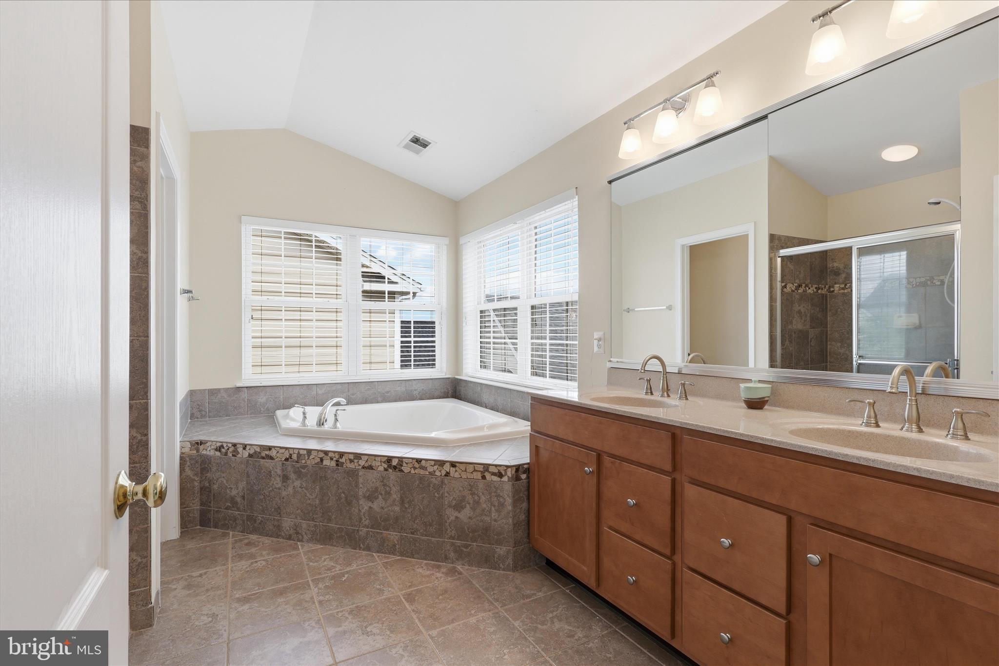 SOUTH RIDING - Residential