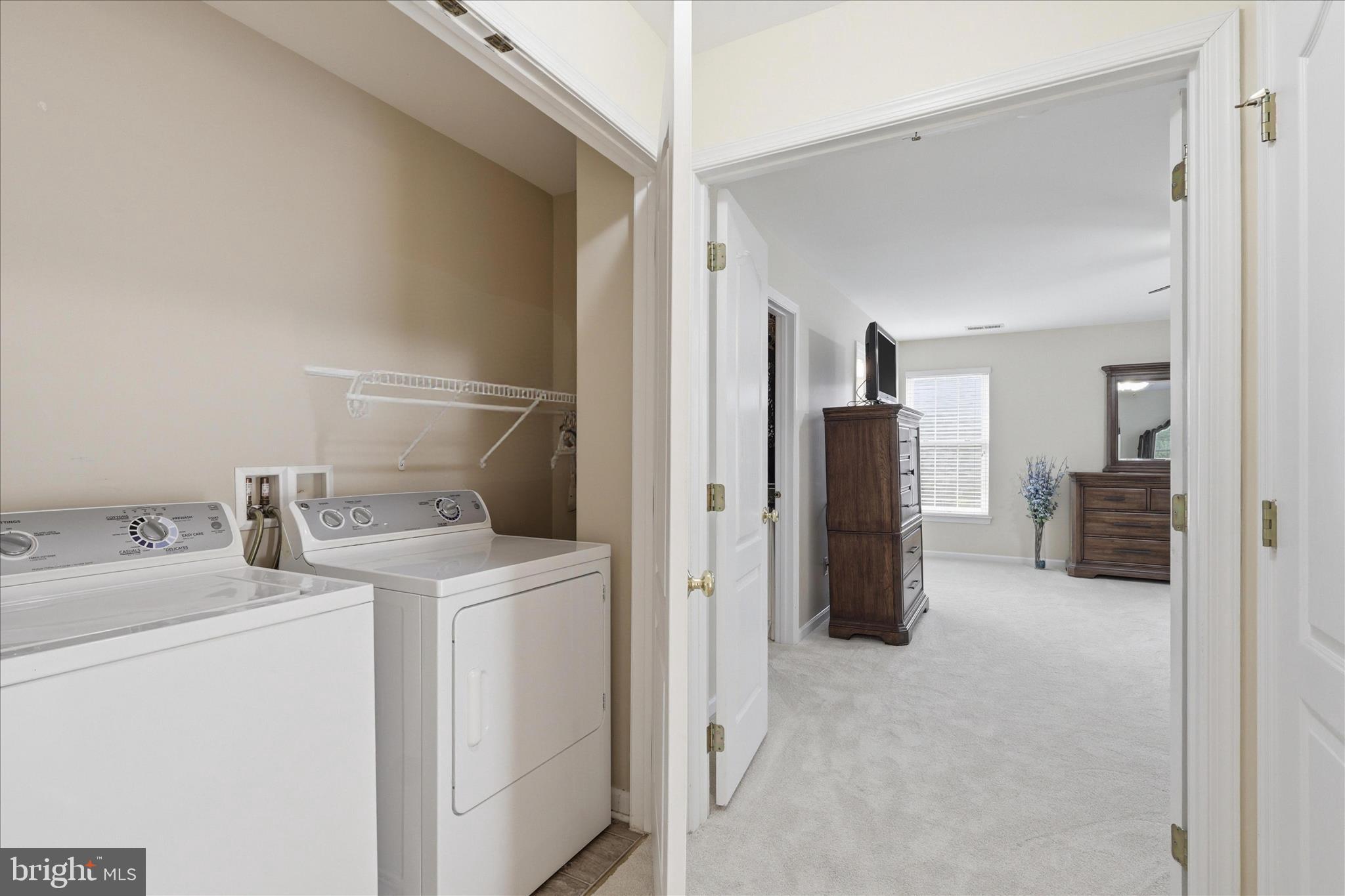 SOUTH RIDING - Residential