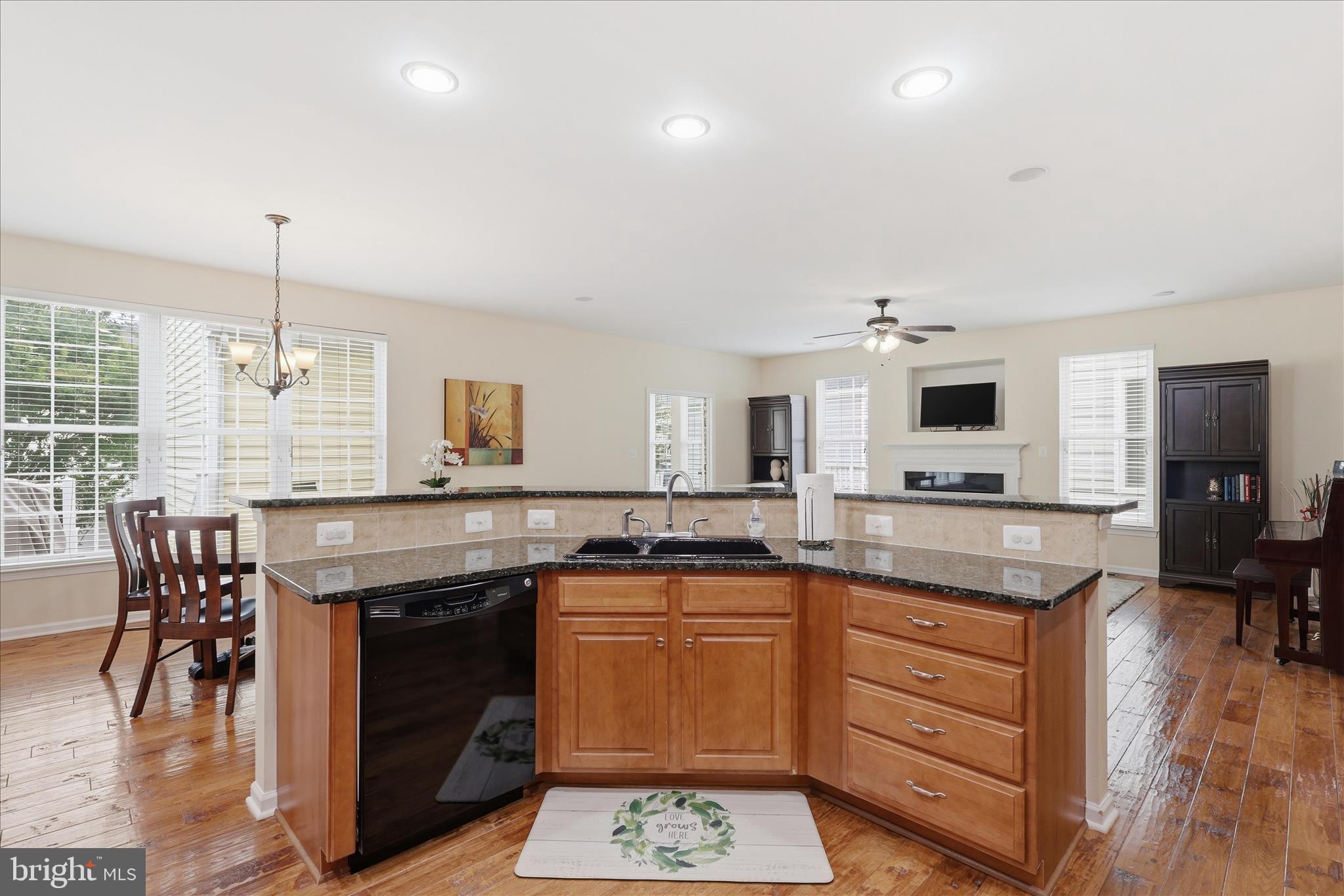 SOUTH RIDING - Residential