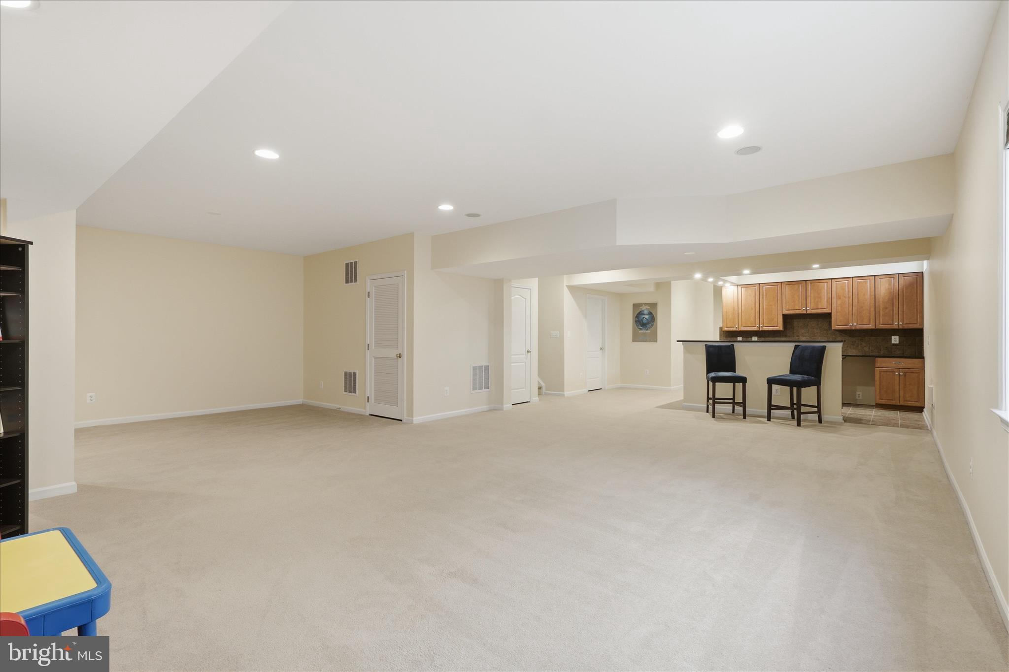 SOUTH RIDING - Residential