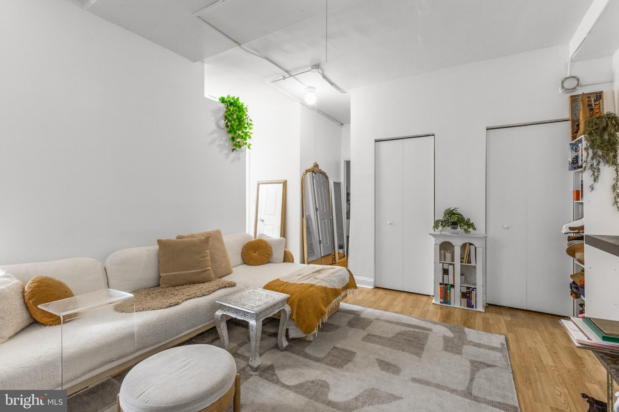 AVENUE OF THE ARTS - Residential Lease