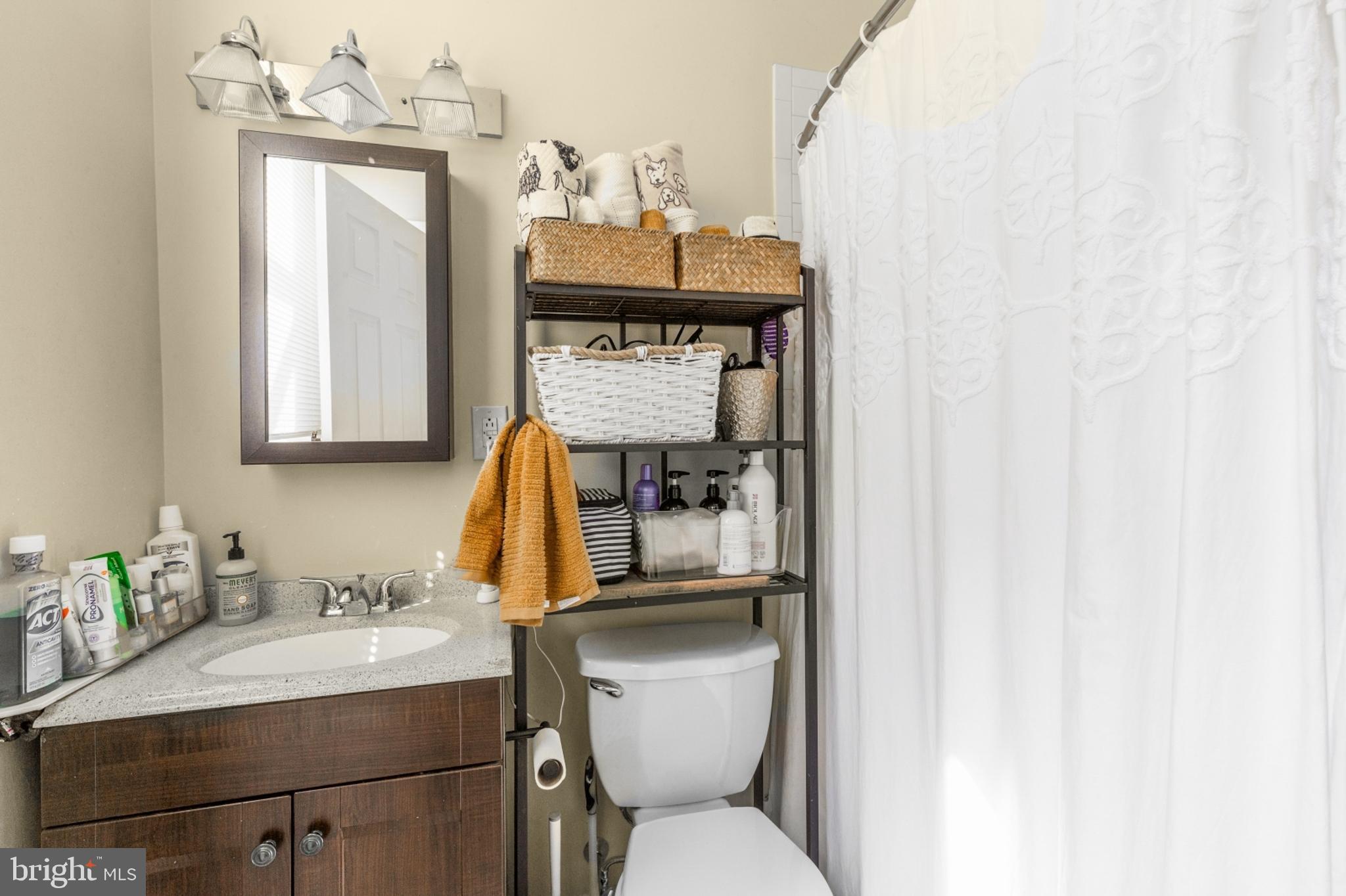 AVENUE OF THE ARTS - Residential Lease