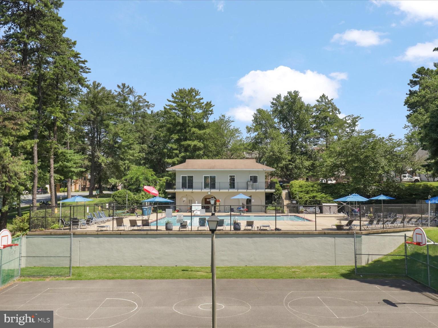 STRATHMEADE SQUARE - Residential Lease