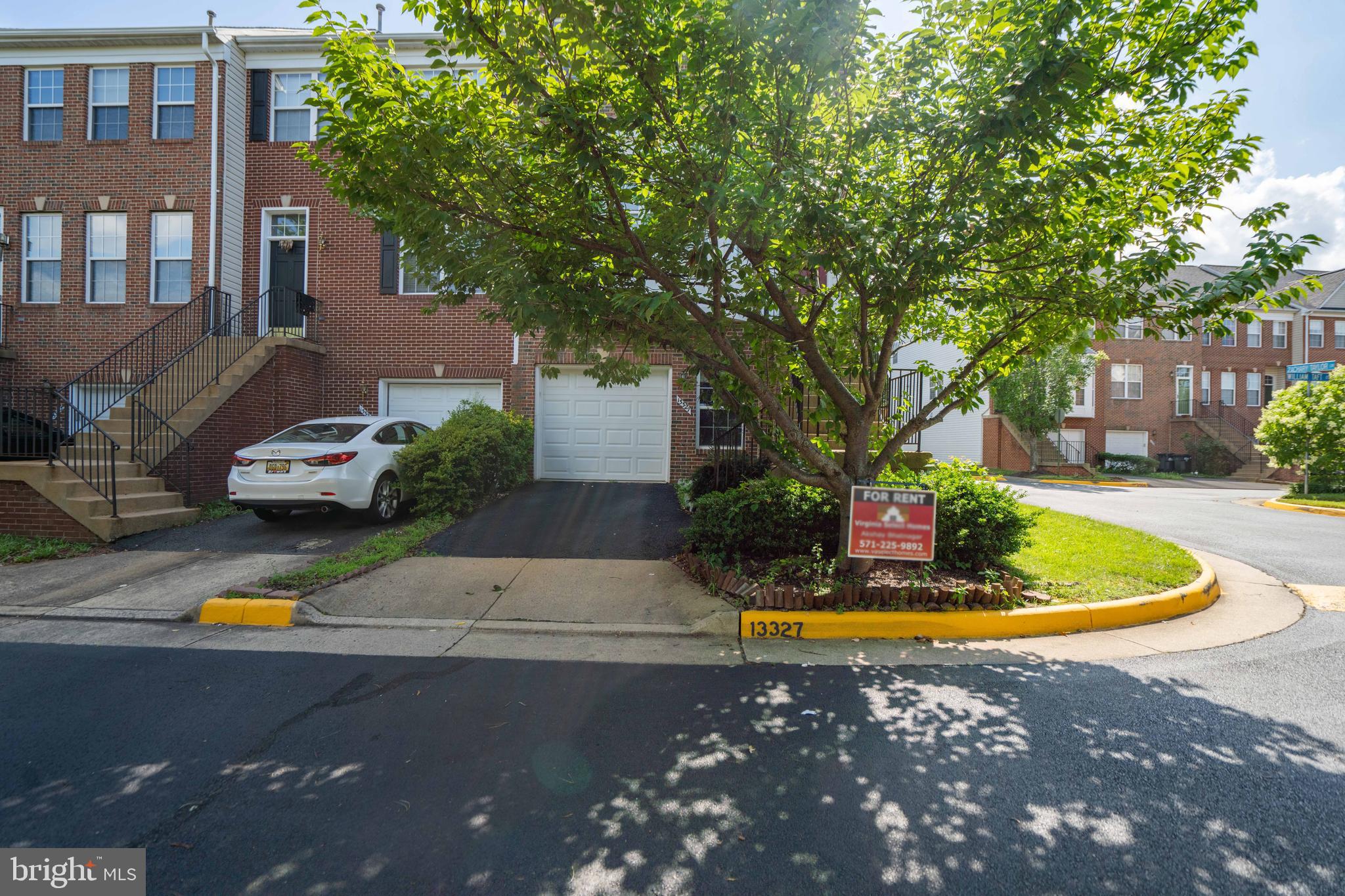 MCNAIR FARMS LANDBAY 5 - Residential Lease