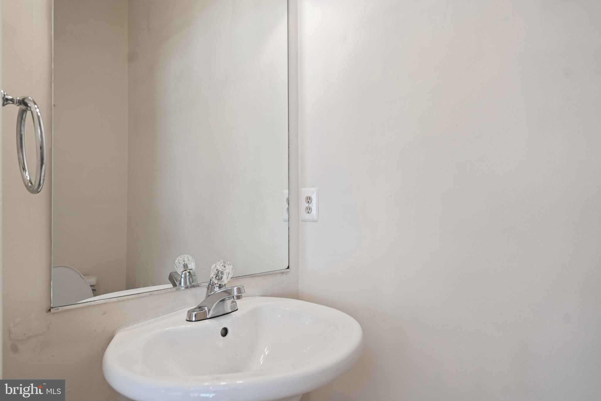 MCNAIR FARMS LANDBAY 5 - Residential Lease