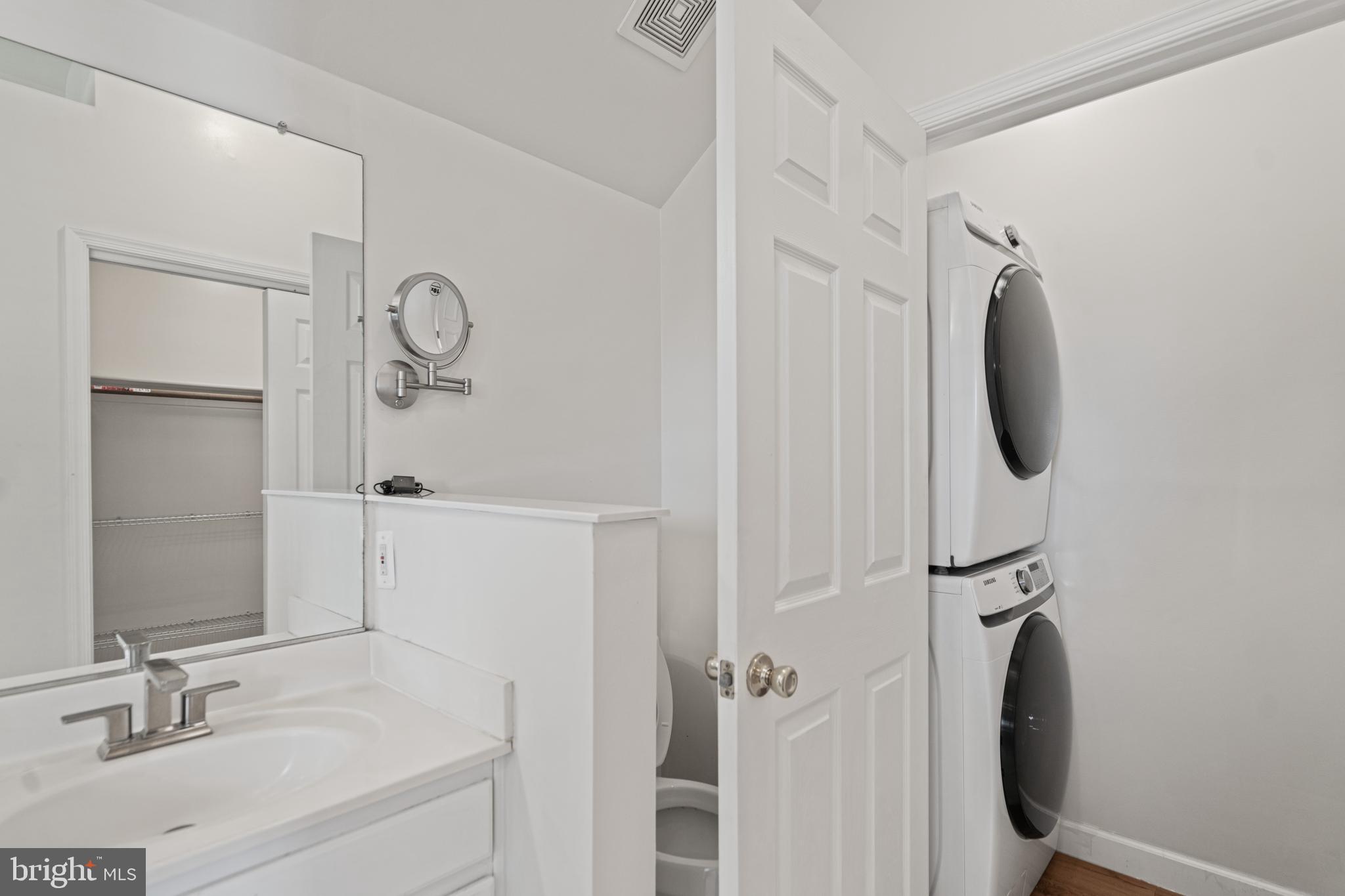 MCNAIR FARMS LANDBAY 5 - Residential Lease