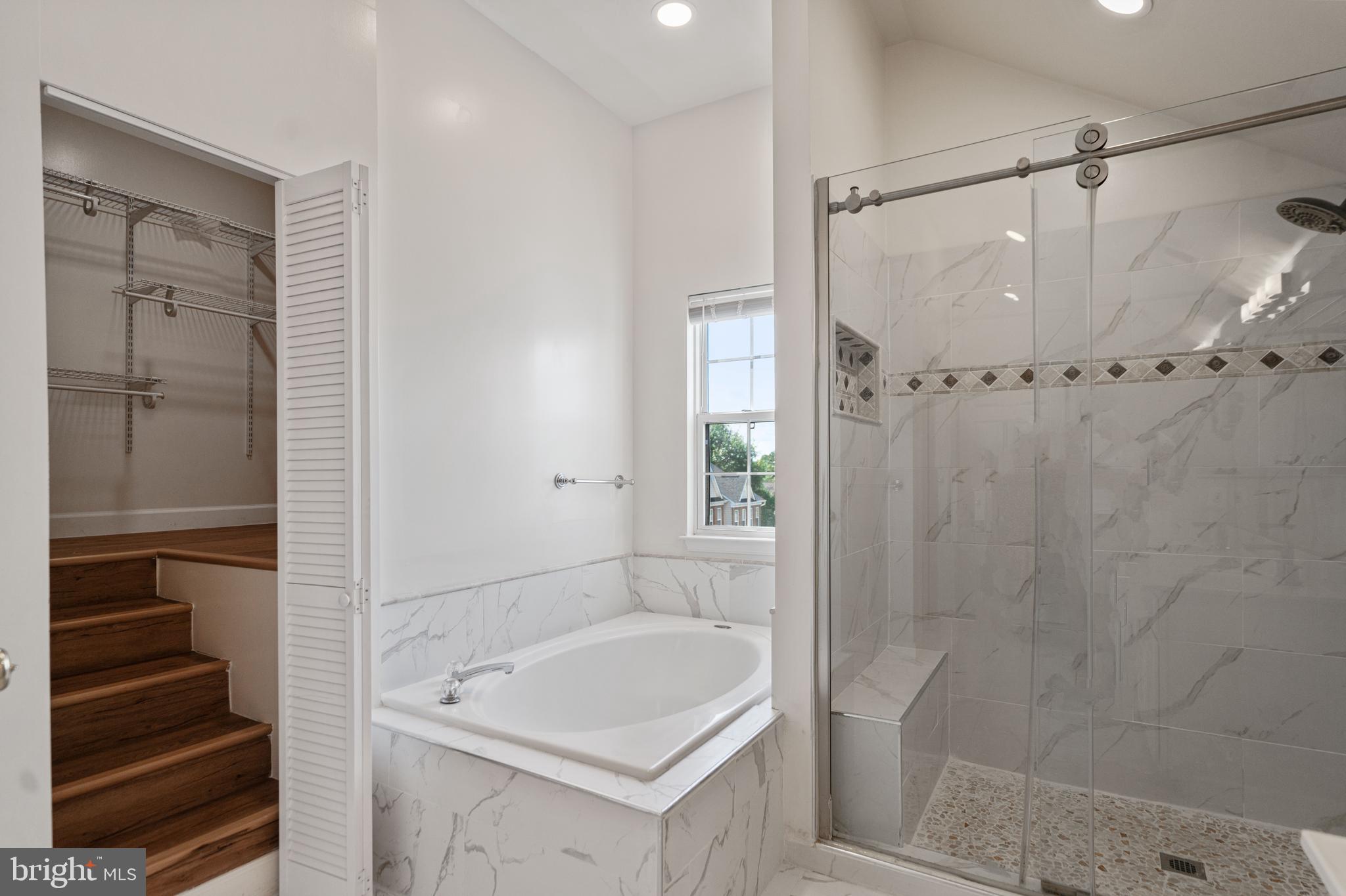 MCNAIR FARMS LANDBAY 5 - Residential Lease