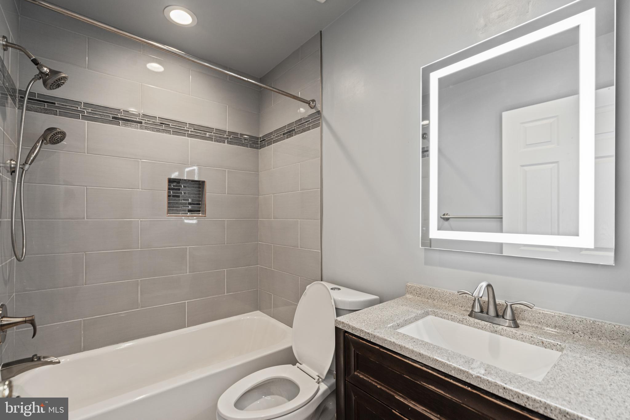 MCNAIR FARMS LANDBAY 5 - Residential Lease