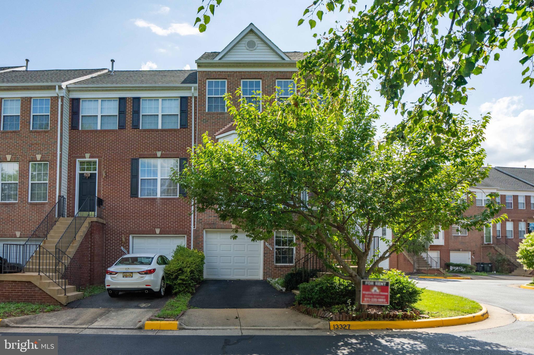 MCNAIR FARMS LANDBAY 5 - Residential Lease