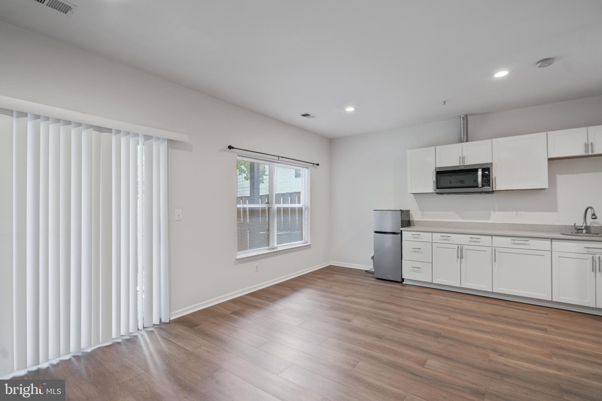 MCNAIR FARMS LANDBAY 5 - Residential Lease