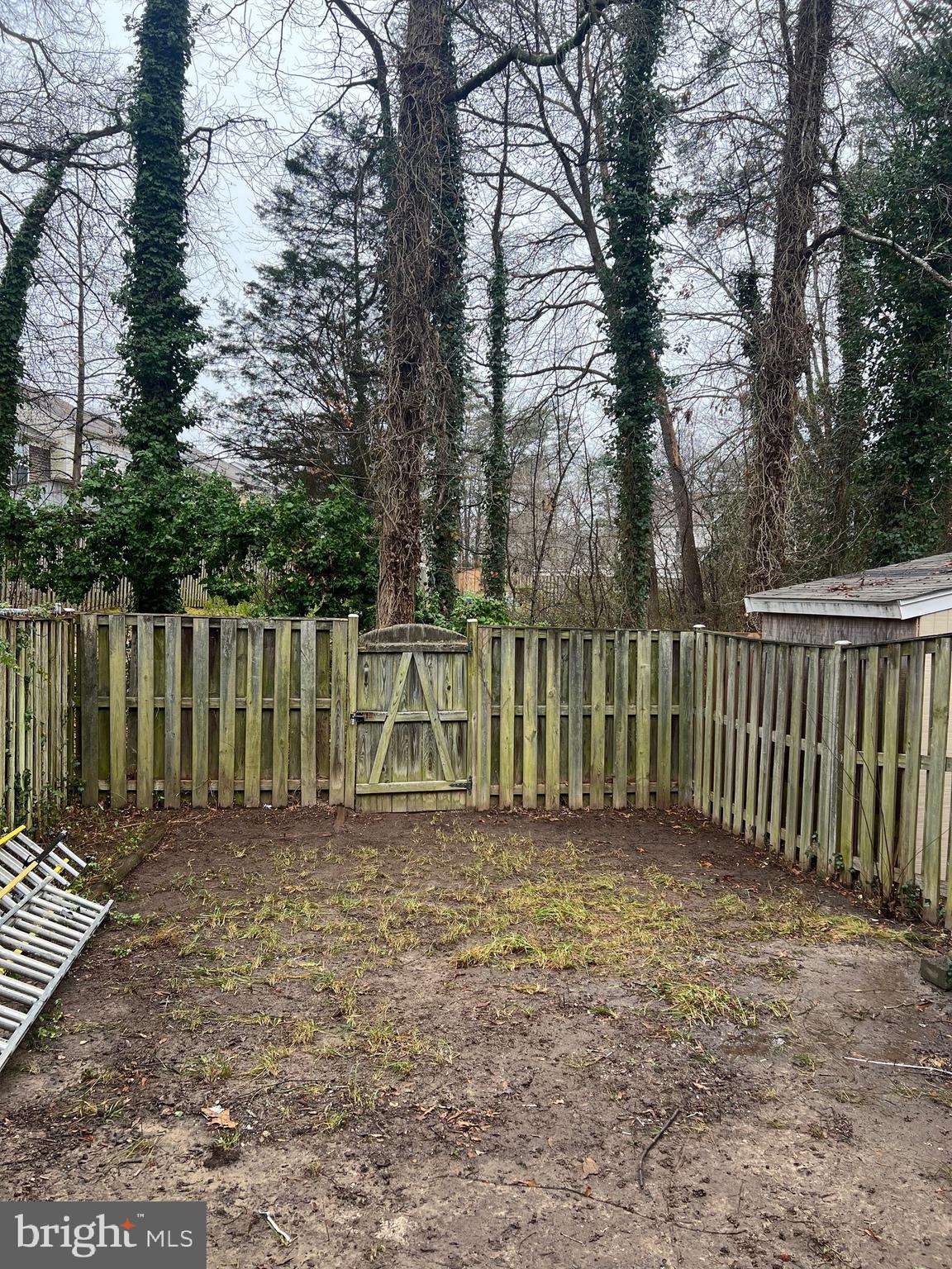 HUNTINGTON NEIGHBORHOOD - Residential Lease