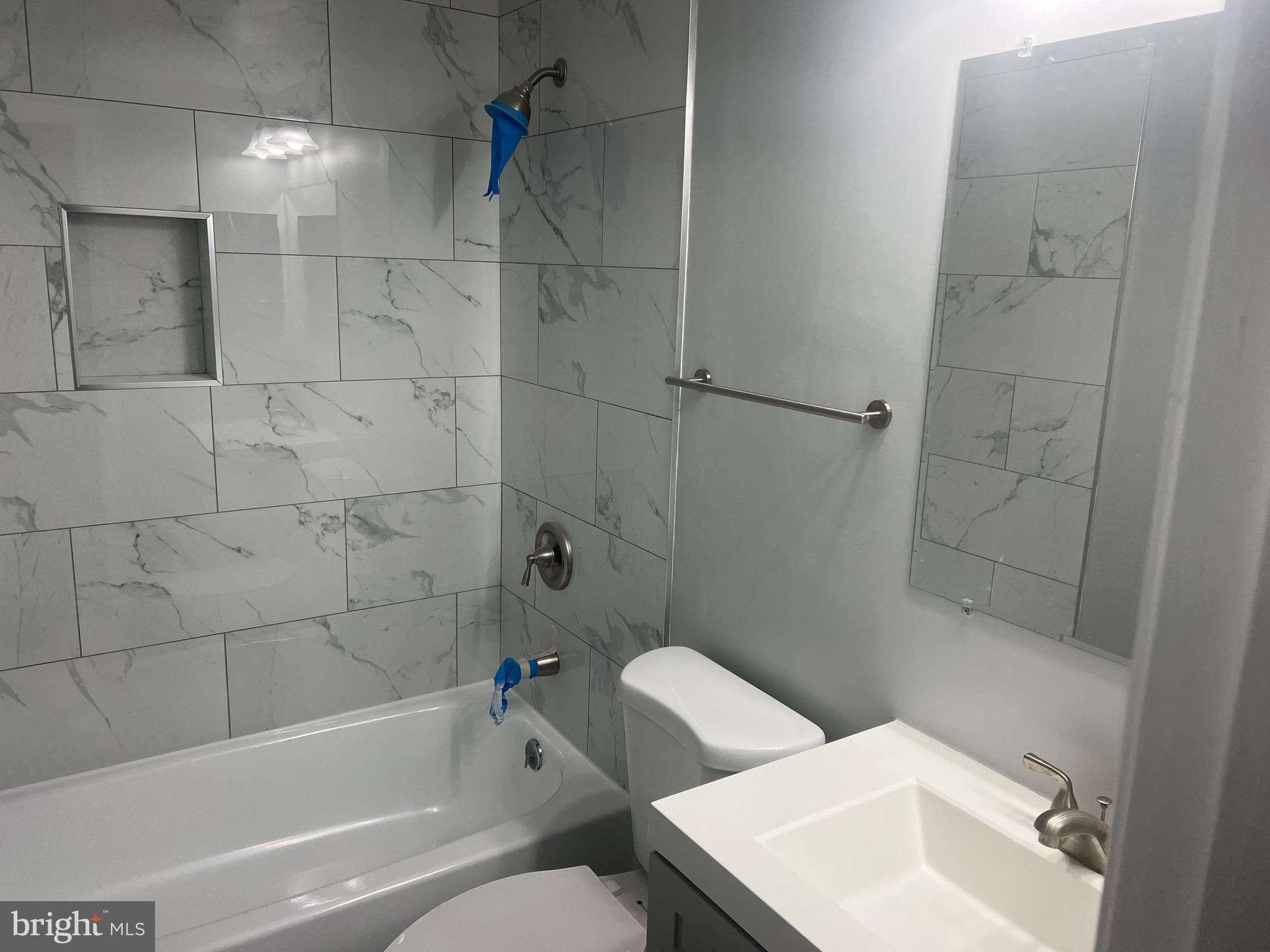 HUNTINGTON NEIGHBORHOOD - Residential Lease