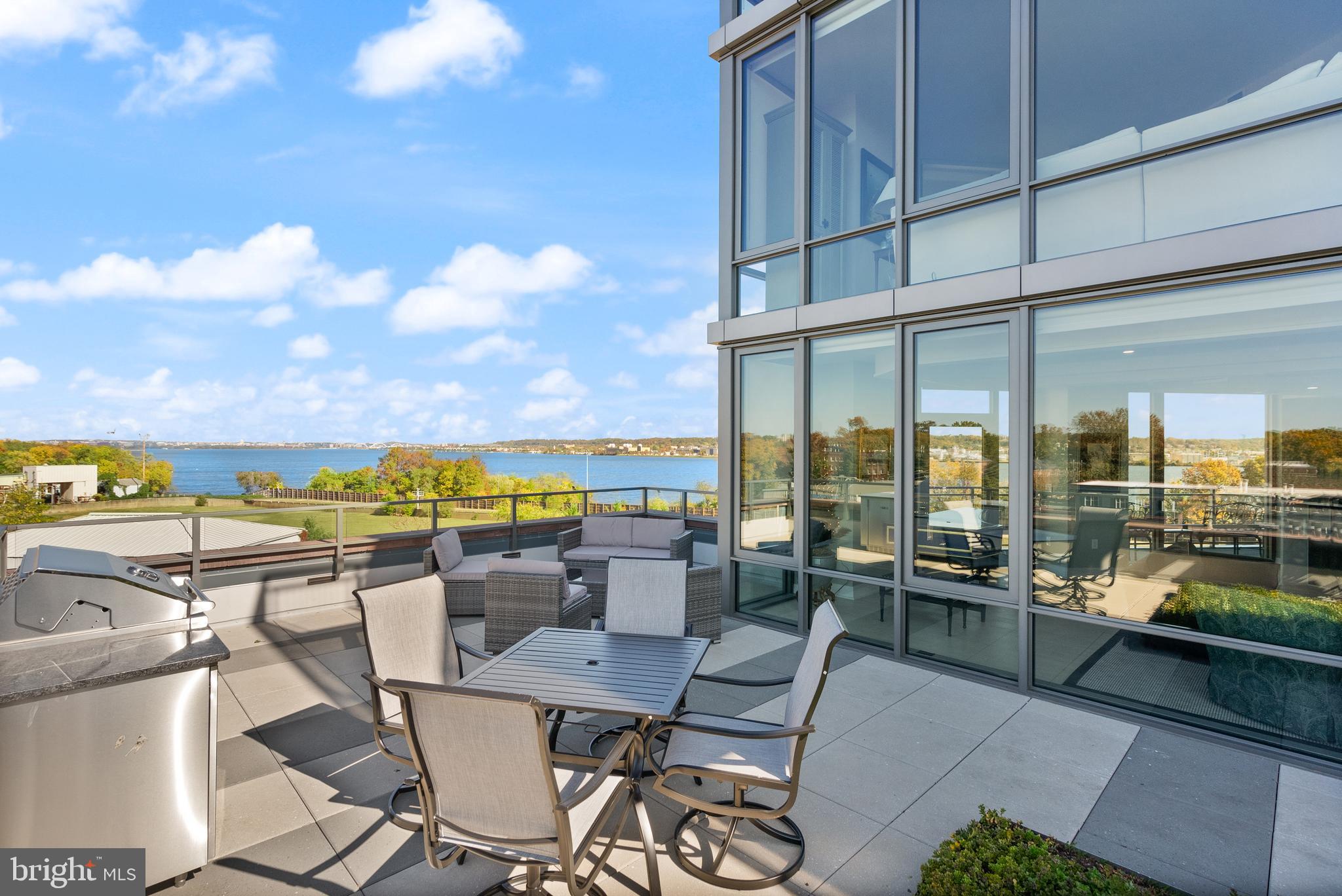 OLD TOWN ALEXANDRIA - Residential