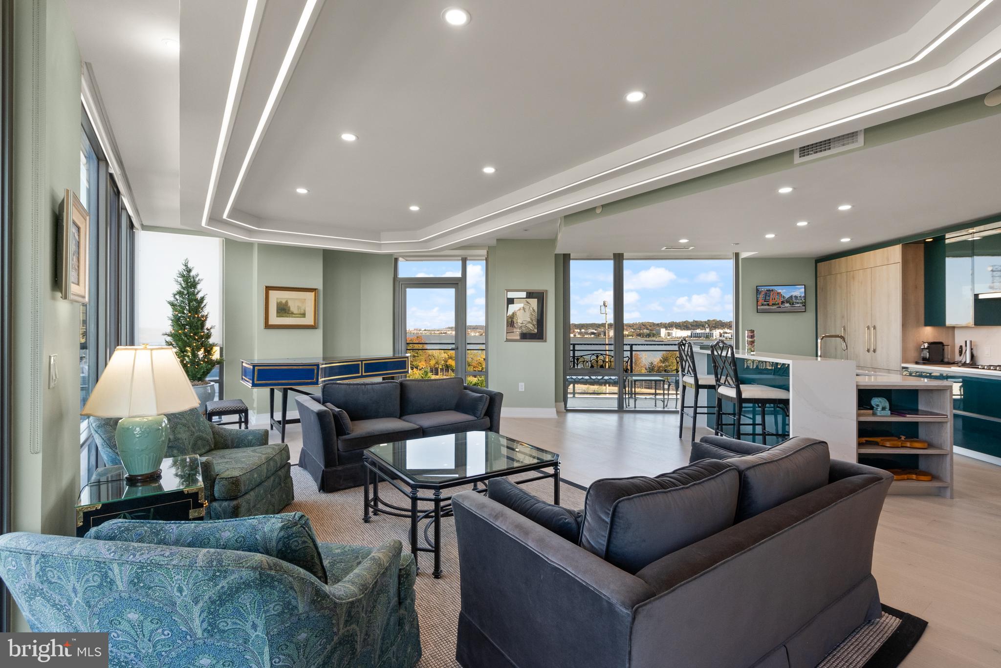 OLD TOWN ALEXANDRIA - Residential