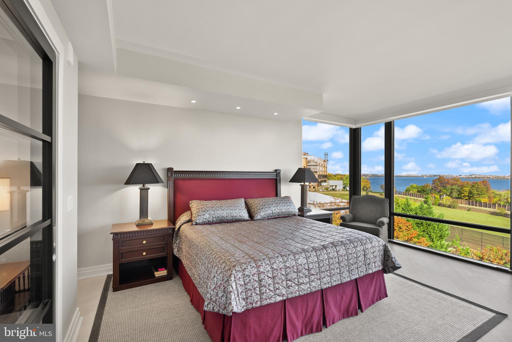 OLD TOWN ALEXANDRIA - Residential