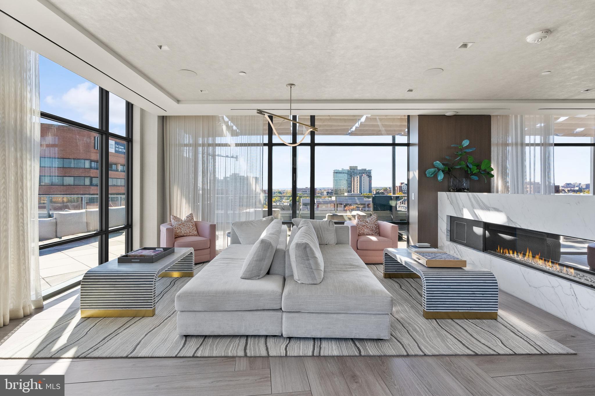 OLD TOWN ALEXANDRIA - Residential