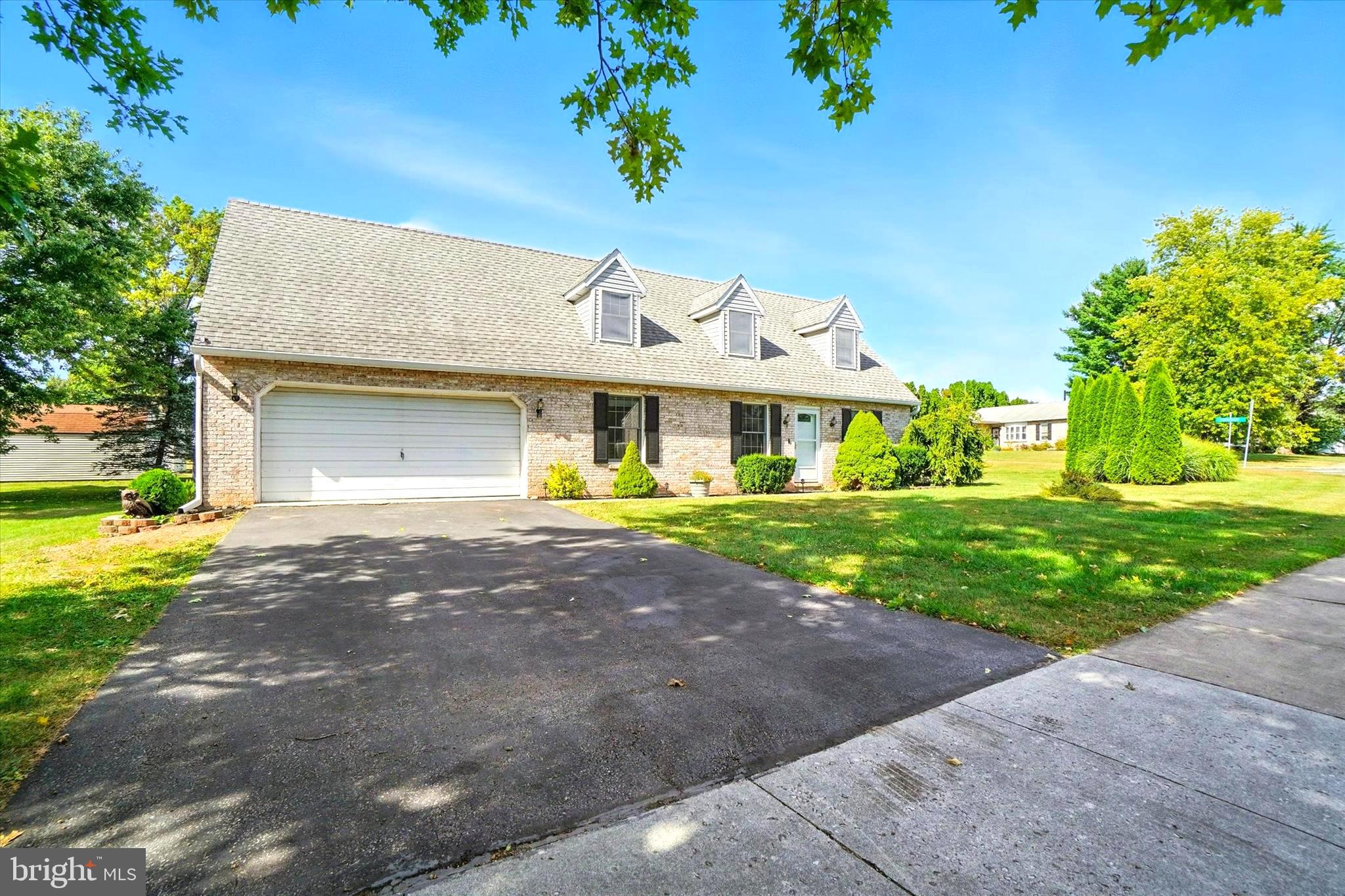 2505 MANOR ROAD