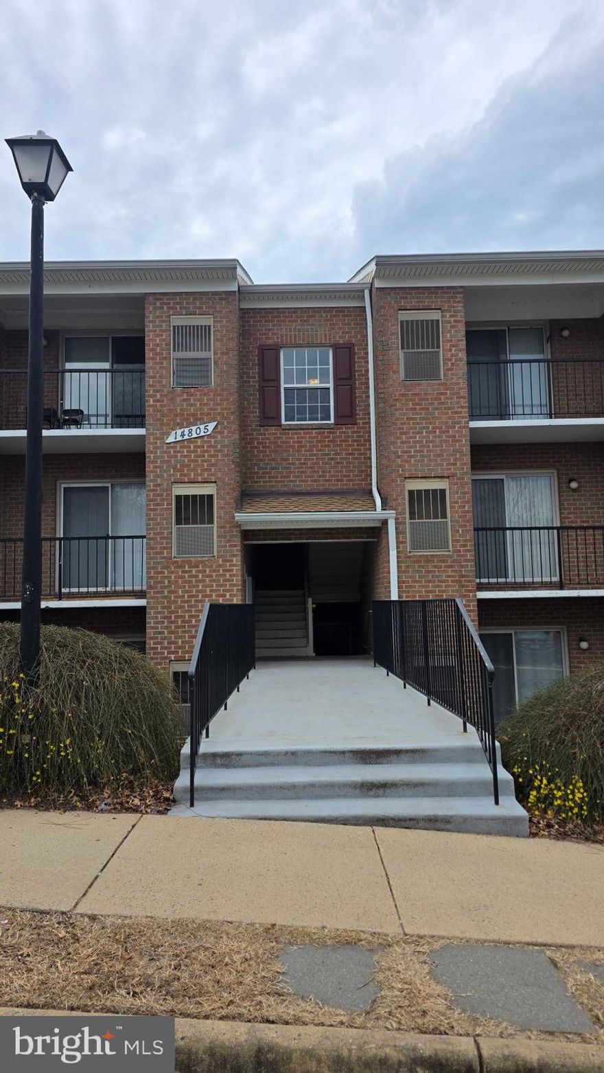 READY TO MOVE IN CONDITION!!!
Great opportunity to own a 1st-floor garden-style condo conveniently located within minutes of Rt 29, I-66, great schools, shops, and dining!  Open floor plan, large bedroom, en suite bathroom, and patio.  
Community amenities: outdoor pool, tennis courts, and clubhouse.
New floor, new wall paint, new toilet, new vanity, new water heater
Washer & Dryer (2024), Kitchen faucet and water filter (2024)