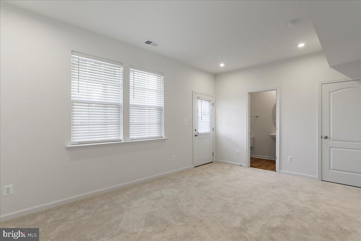 OVERLOOK AT RIVERSIDE TOWNHOMES - Residential