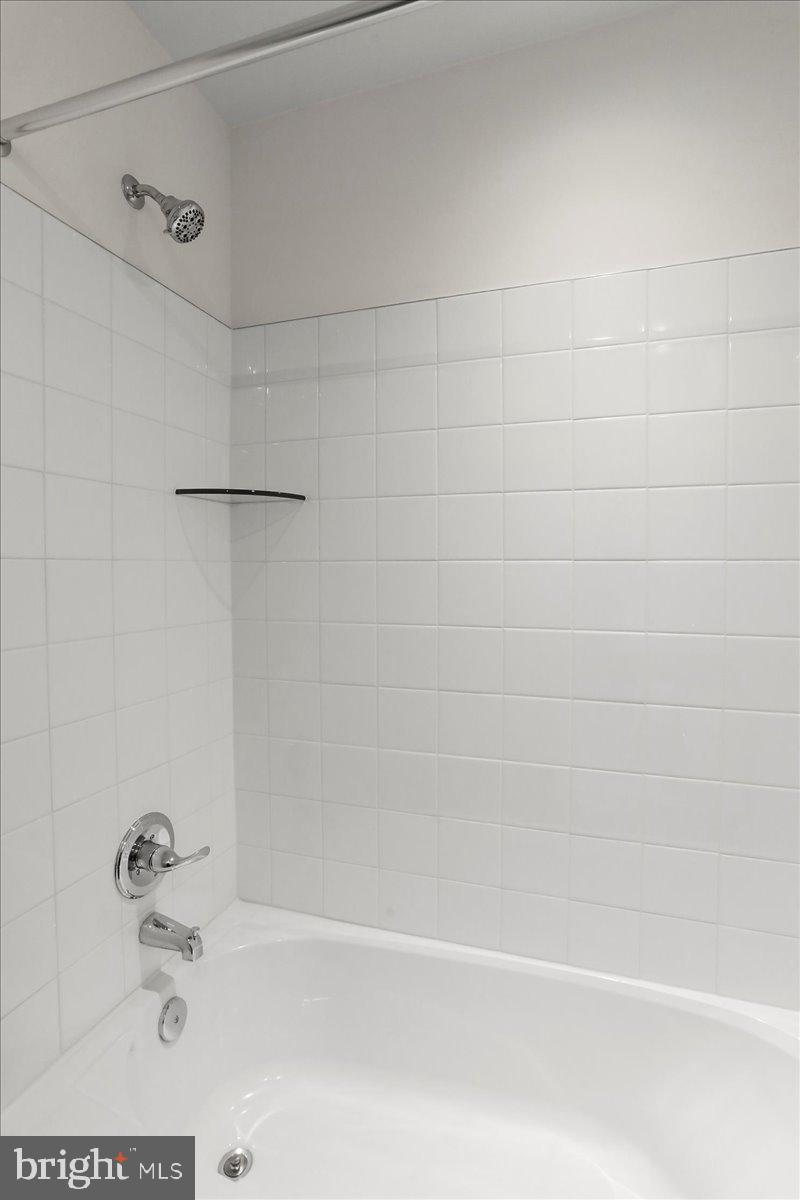 OVERLOOK AT RIVERSIDE TOWNHOMES - Residential