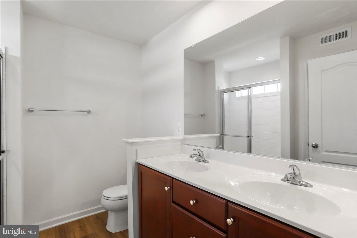 OVERLOOK AT RIVERSIDE TOWNHOMES - Residential