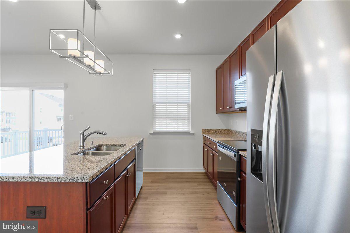 OVERLOOK AT RIVERSIDE TOWNHOMES - Residential