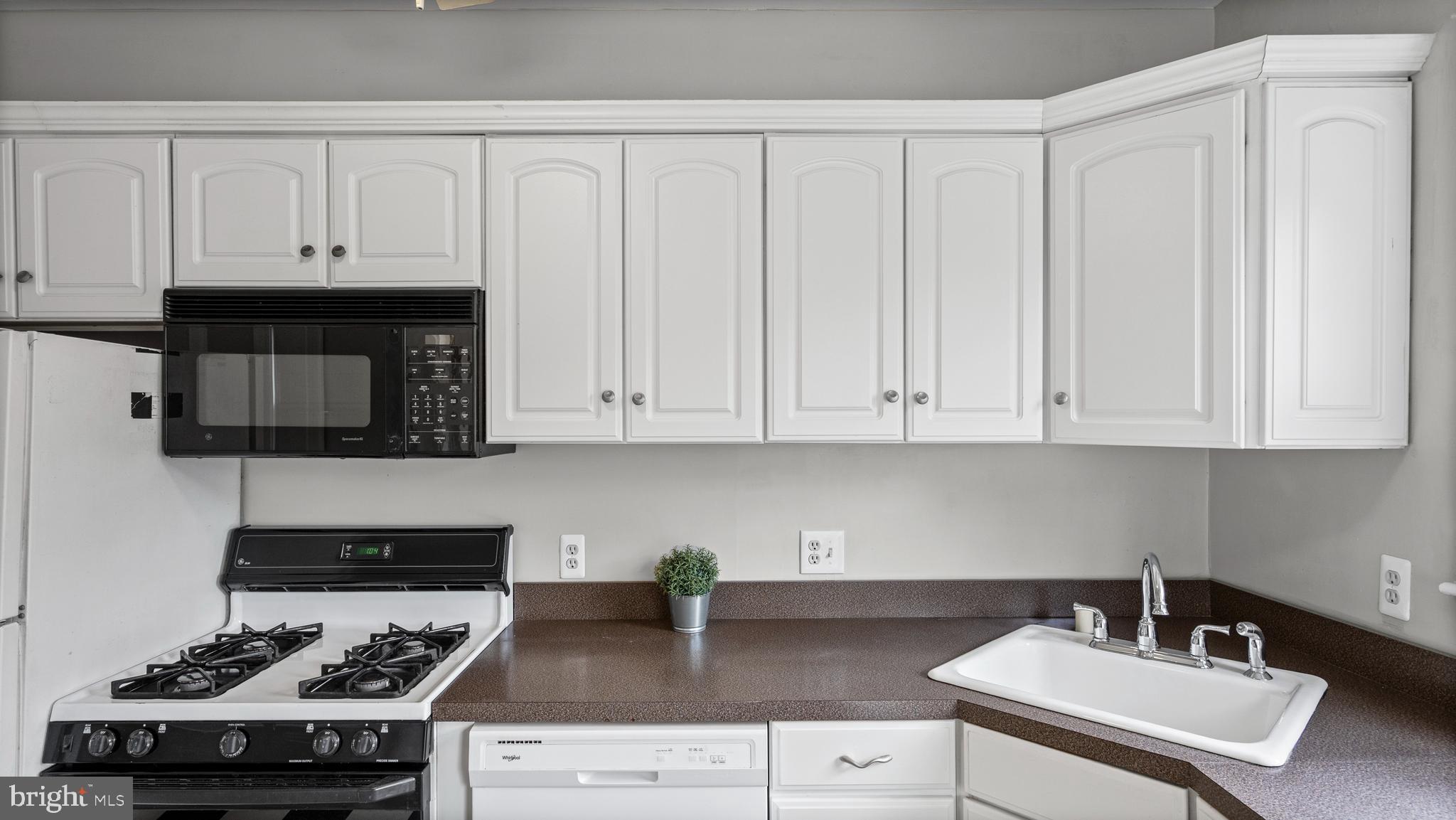 ROLAND PARK - Residential