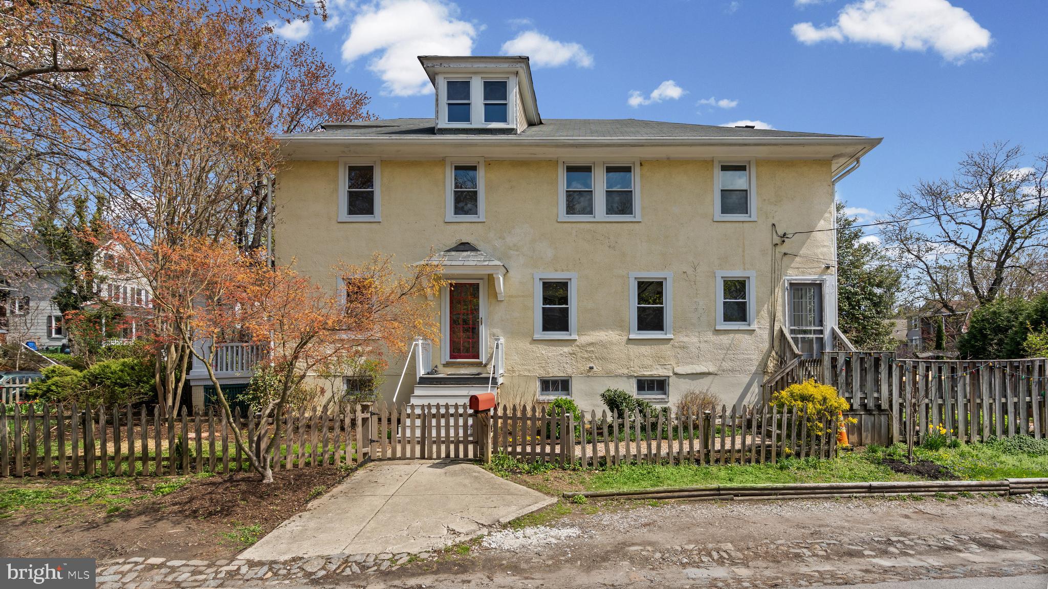 ROLAND PARK - Residential