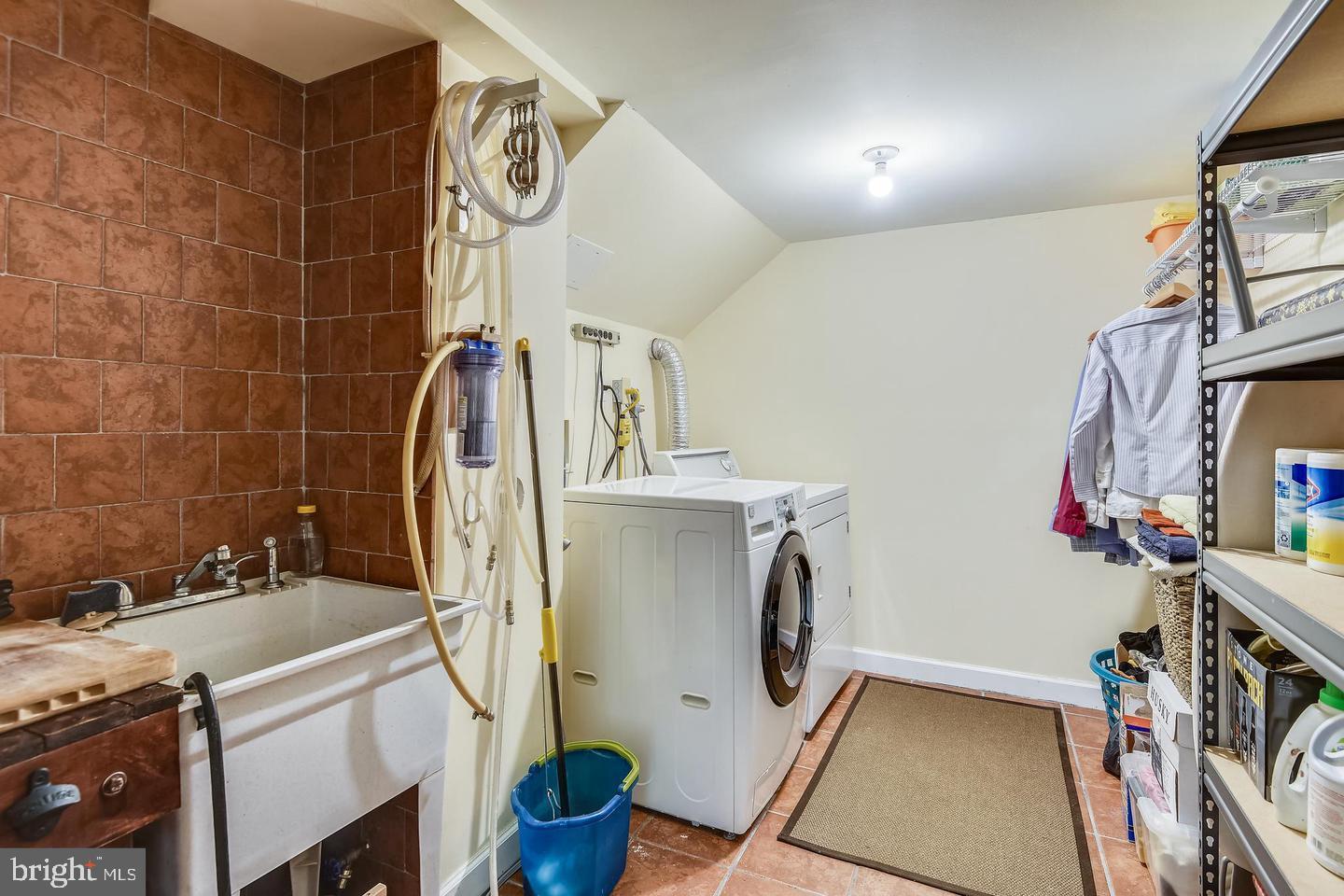 MCNAIR FARMS - Residential Lease