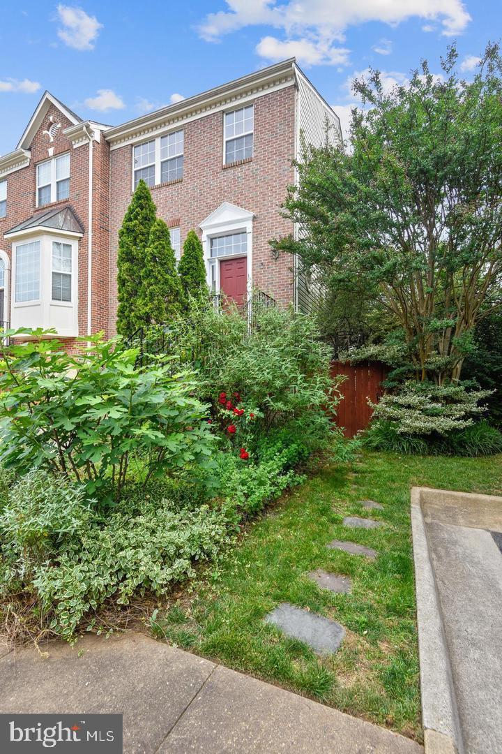 MCNAIR FARMS - Residential Lease