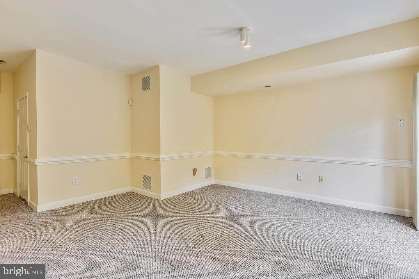 MCNAIR FARMS - Residential Lease