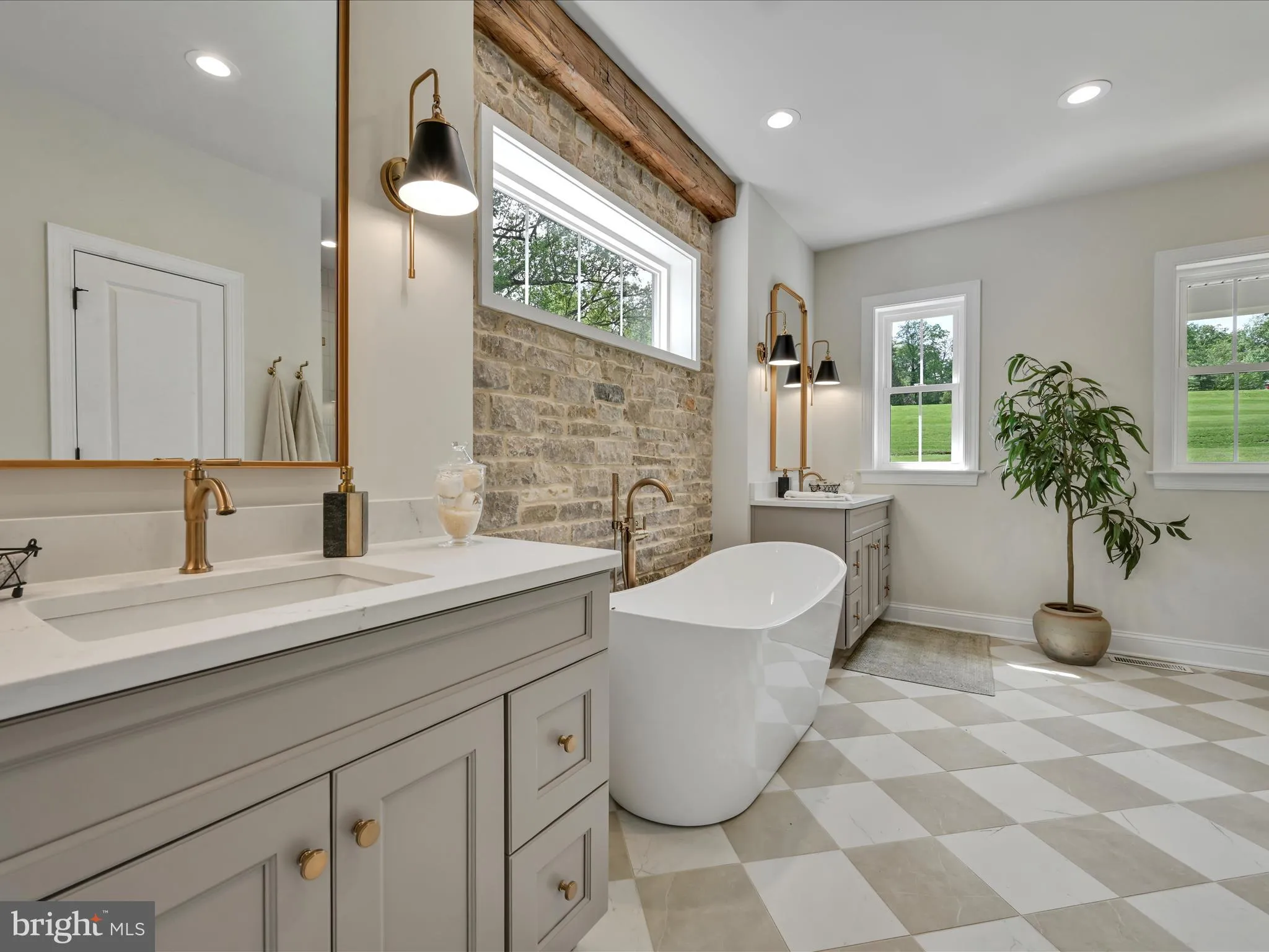 Quarryville, Pennsylvania 17566, United States, 4 Bedrooms Bedrooms, ,4 BathroomsBathrooms,Residential,Pending,110353