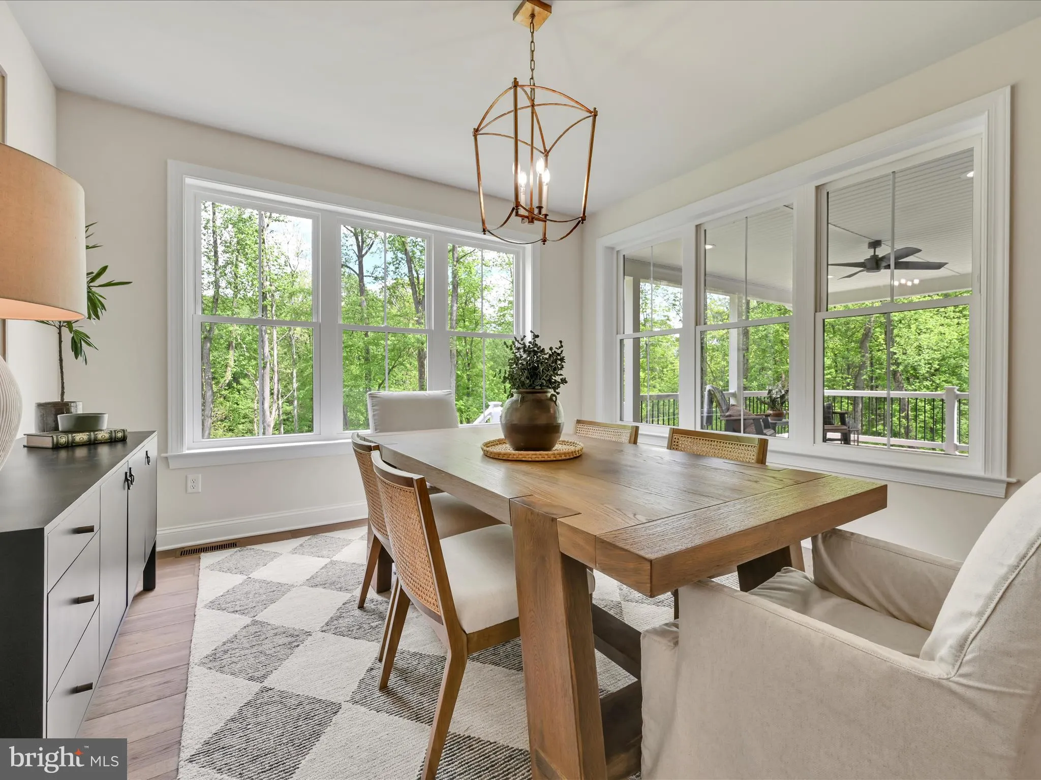 Quarryville, Pennsylvania 17566, United States, 4 Bedrooms Bedrooms, ,4 BathroomsBathrooms,Residential,Pending,110353