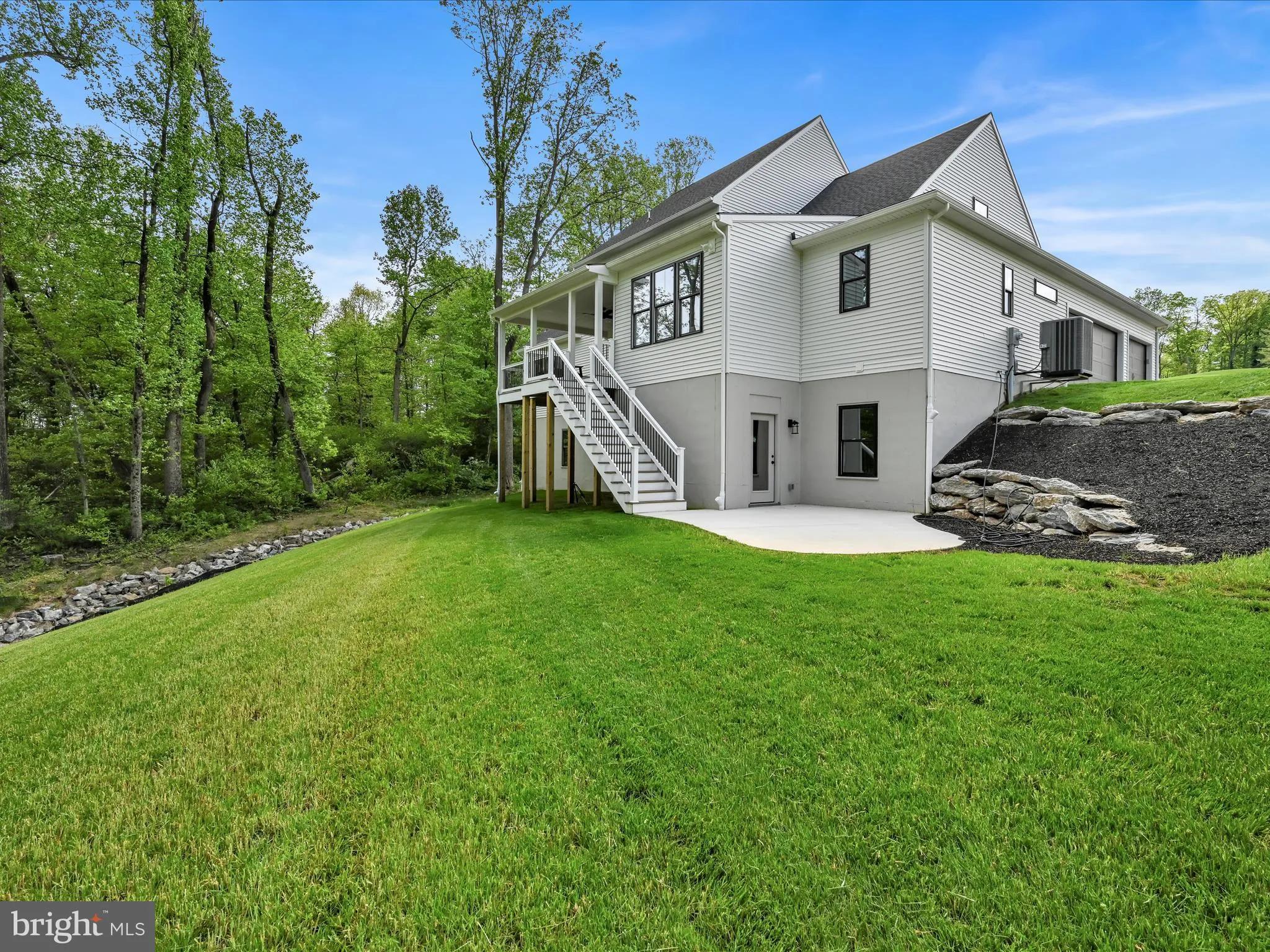 Quarryville, Pennsylvania 17566, United States, 4 Bedrooms Bedrooms, ,4 BathroomsBathrooms,Residential,Pending,110353